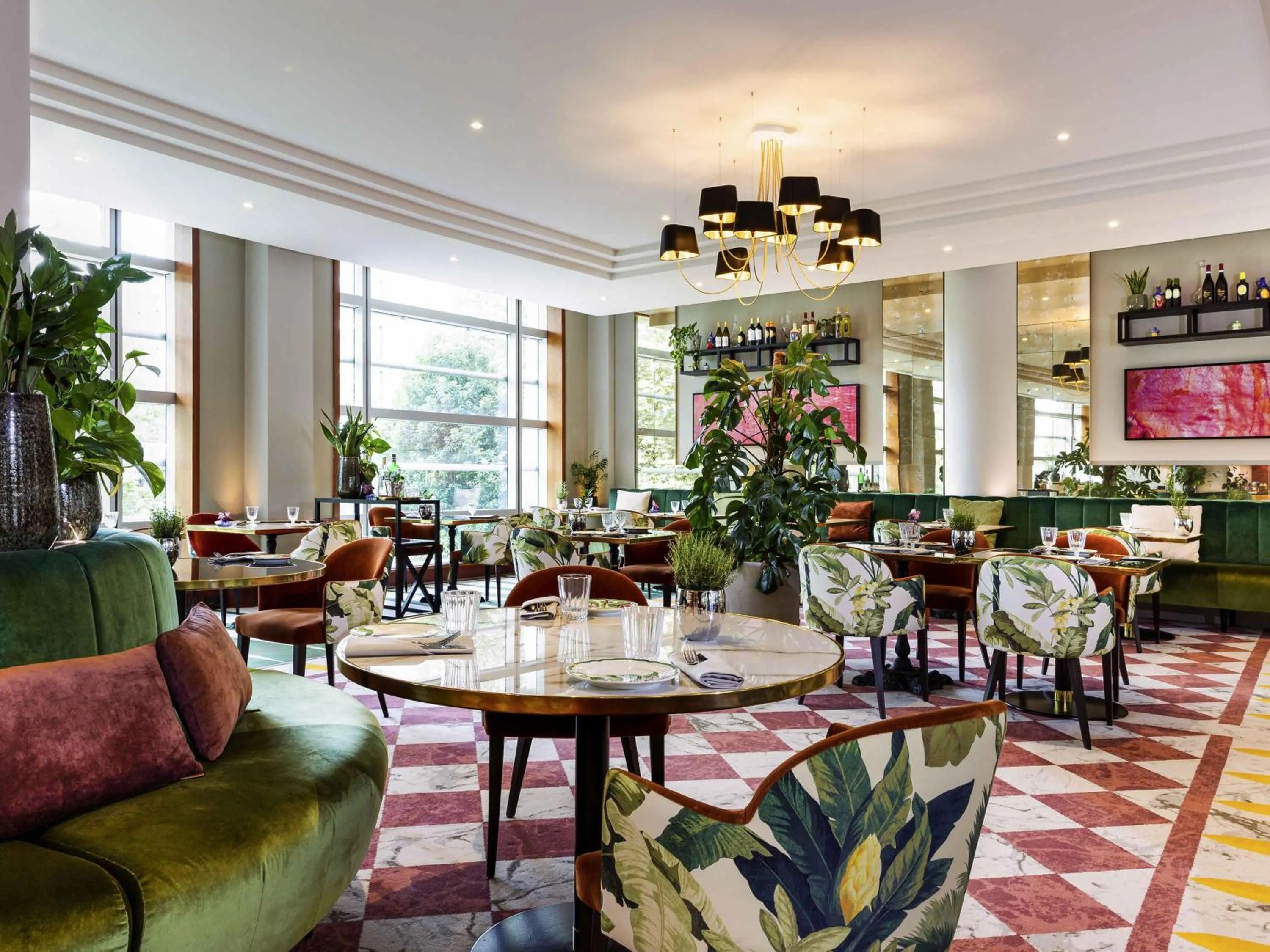 Restaurant/places to eat in Sofitel Luxembourg Europe