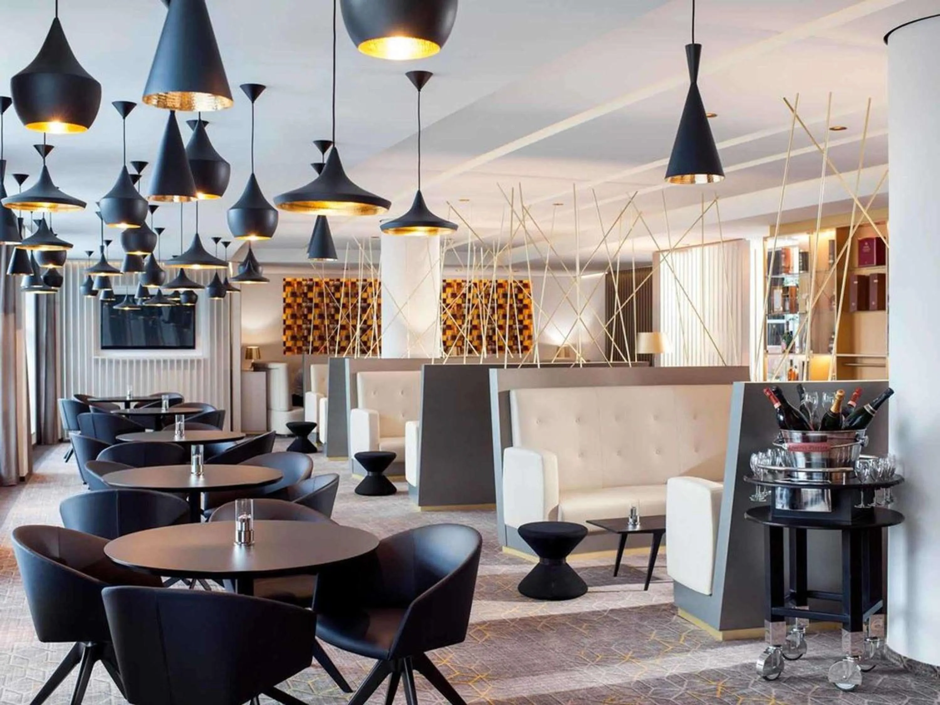 Lounge or bar in Sofitel Luxembourg Europe