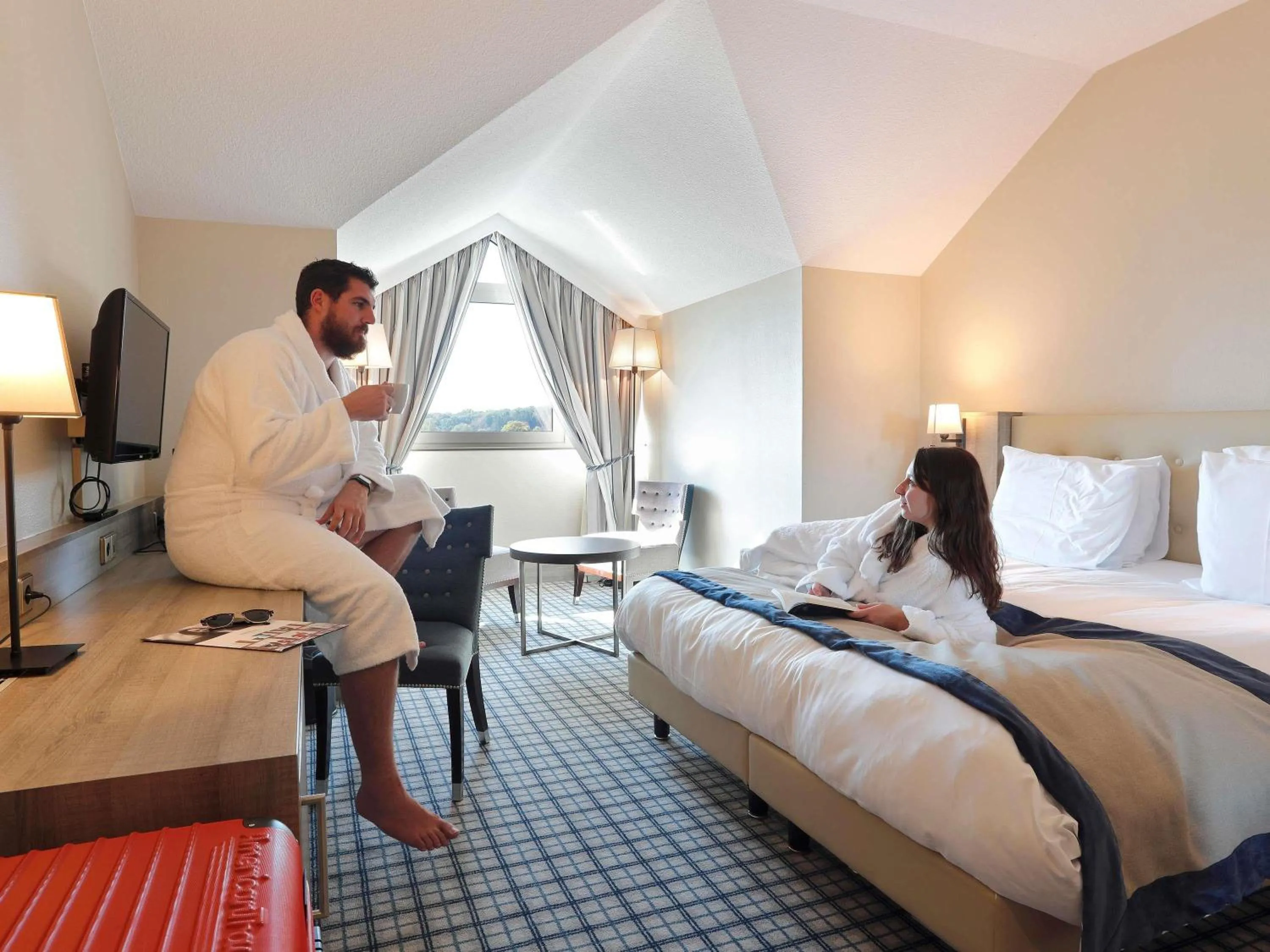 Bedroom, Bed in Mercure Luxembourg Kikuoka Golf & Spa