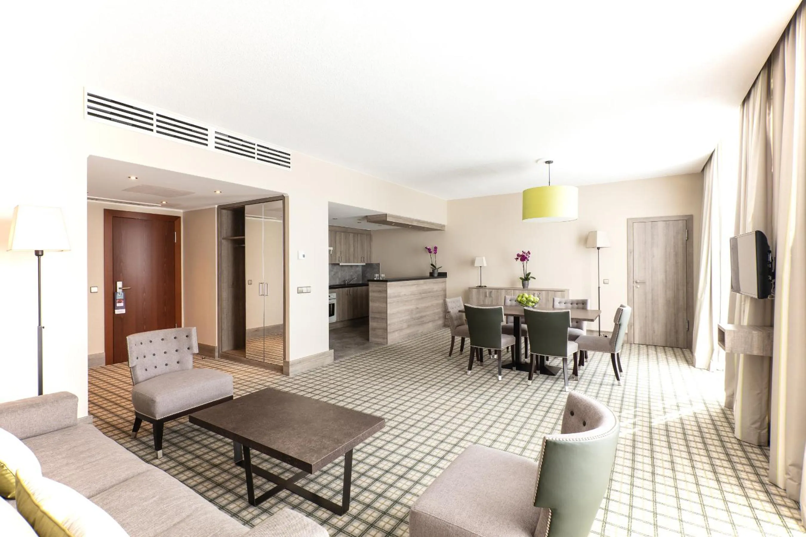 Kitchen or kitchenette in Mercure Luxembourg Kikuoka Golf & Spa