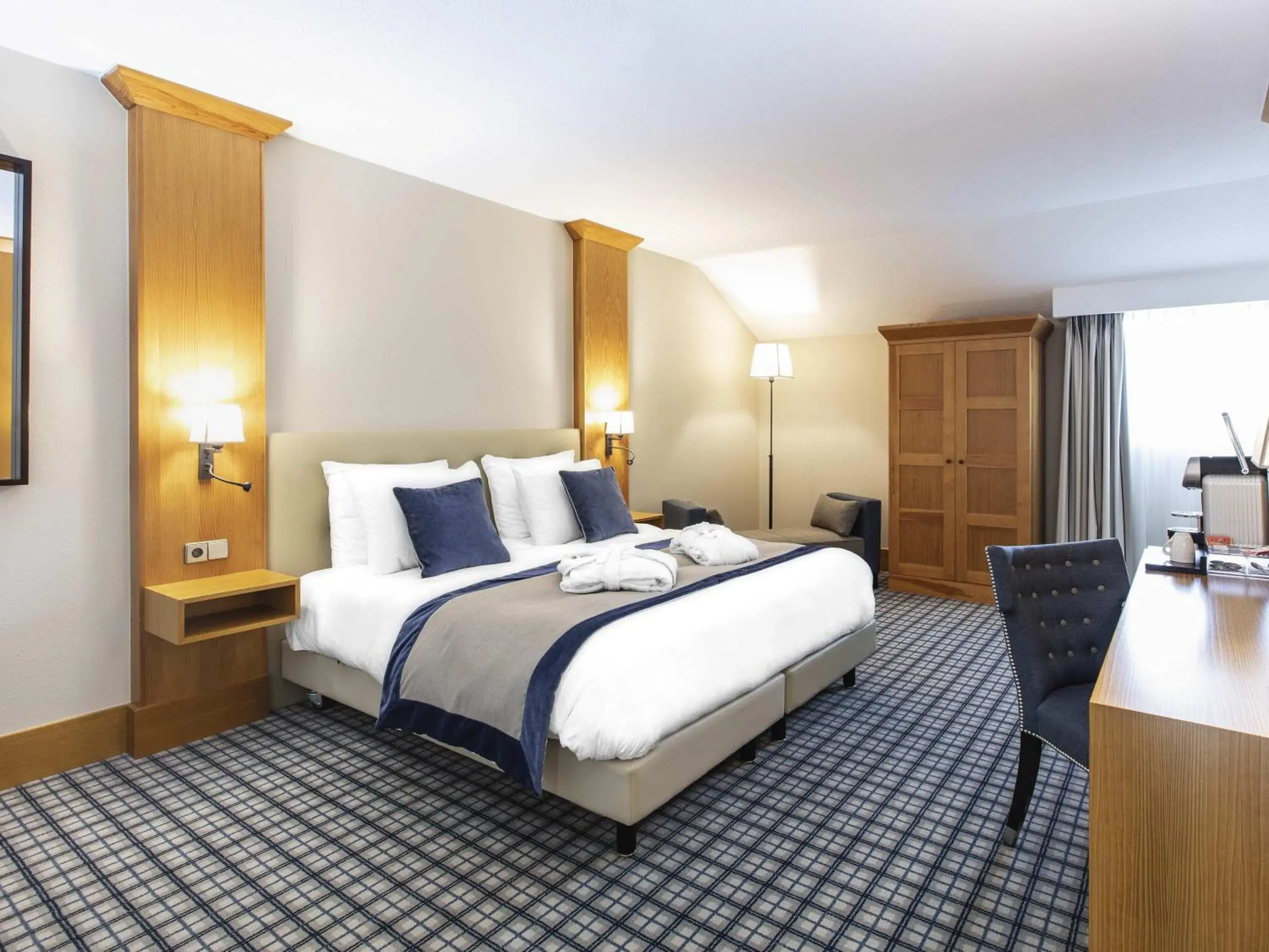 Superior Double Room with Sofa in Mercure Luxembourg Kikuoka Golf & Spa Superior Double Room with Sofa in Mercure Luxembourg Kikuoka Golf & Spa