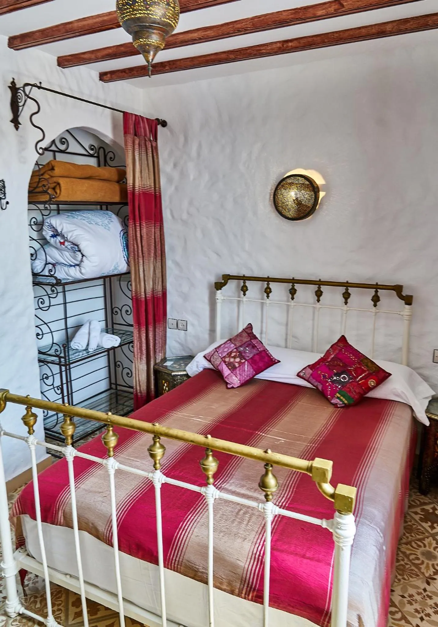 Photo of the whole room, Bed in Dar Yakout