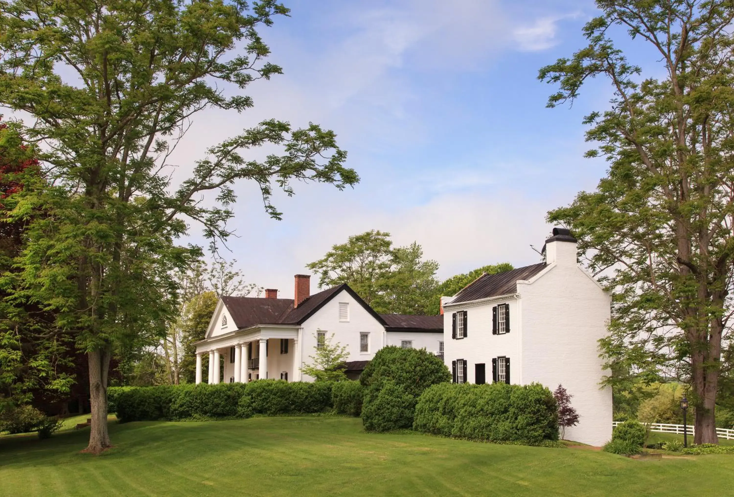 Property building in The Inn & Tavern at Meander Property building in The Inn & Tavern at Meander