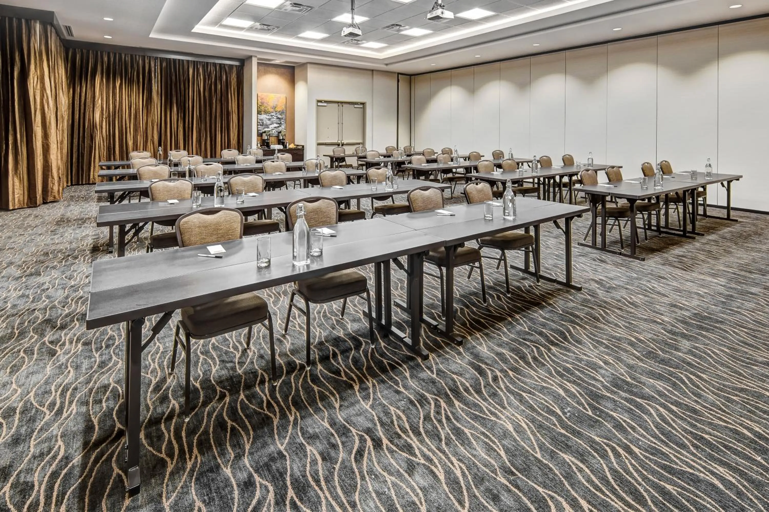 Meeting/conference room in Black Fox Lodge Pigeon Forge, Tapestry Collection by Hilton