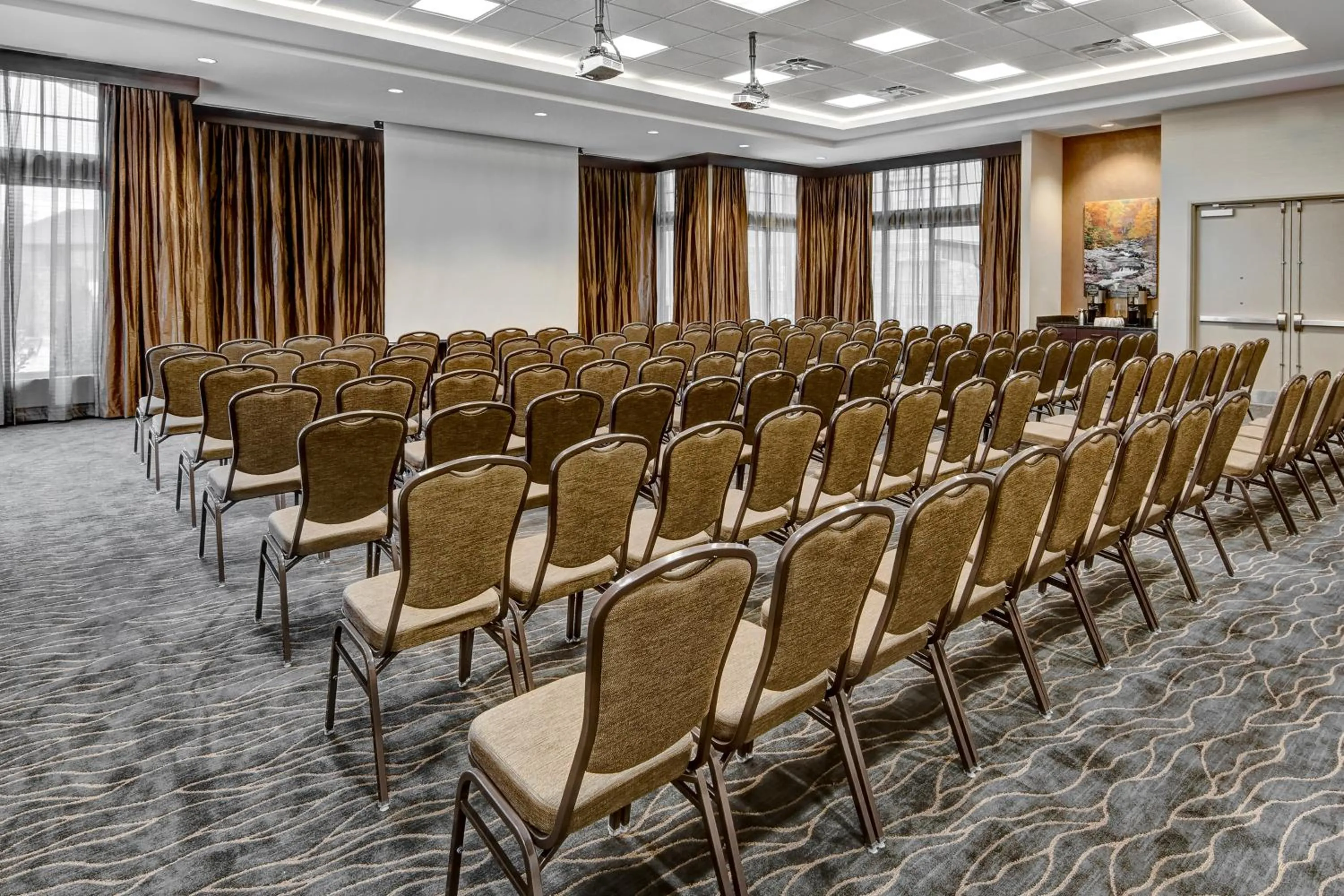 Meeting/conference room in Black Fox Lodge Pigeon Forge, Tapestry Collection by Hilton