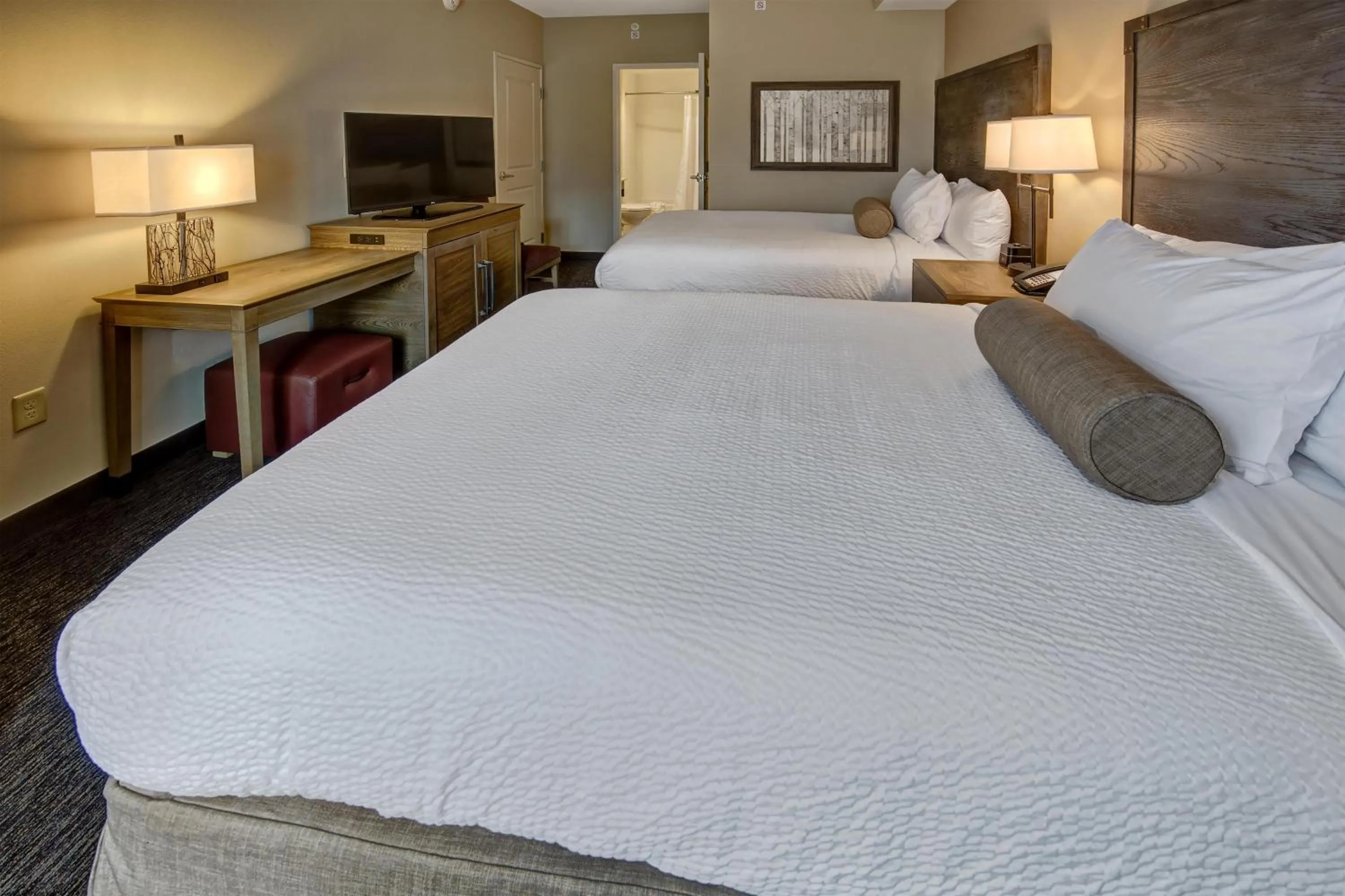 Bedroom, Bed in Black Fox Lodge Pigeon Forge, Tapestry Collection by Hilton