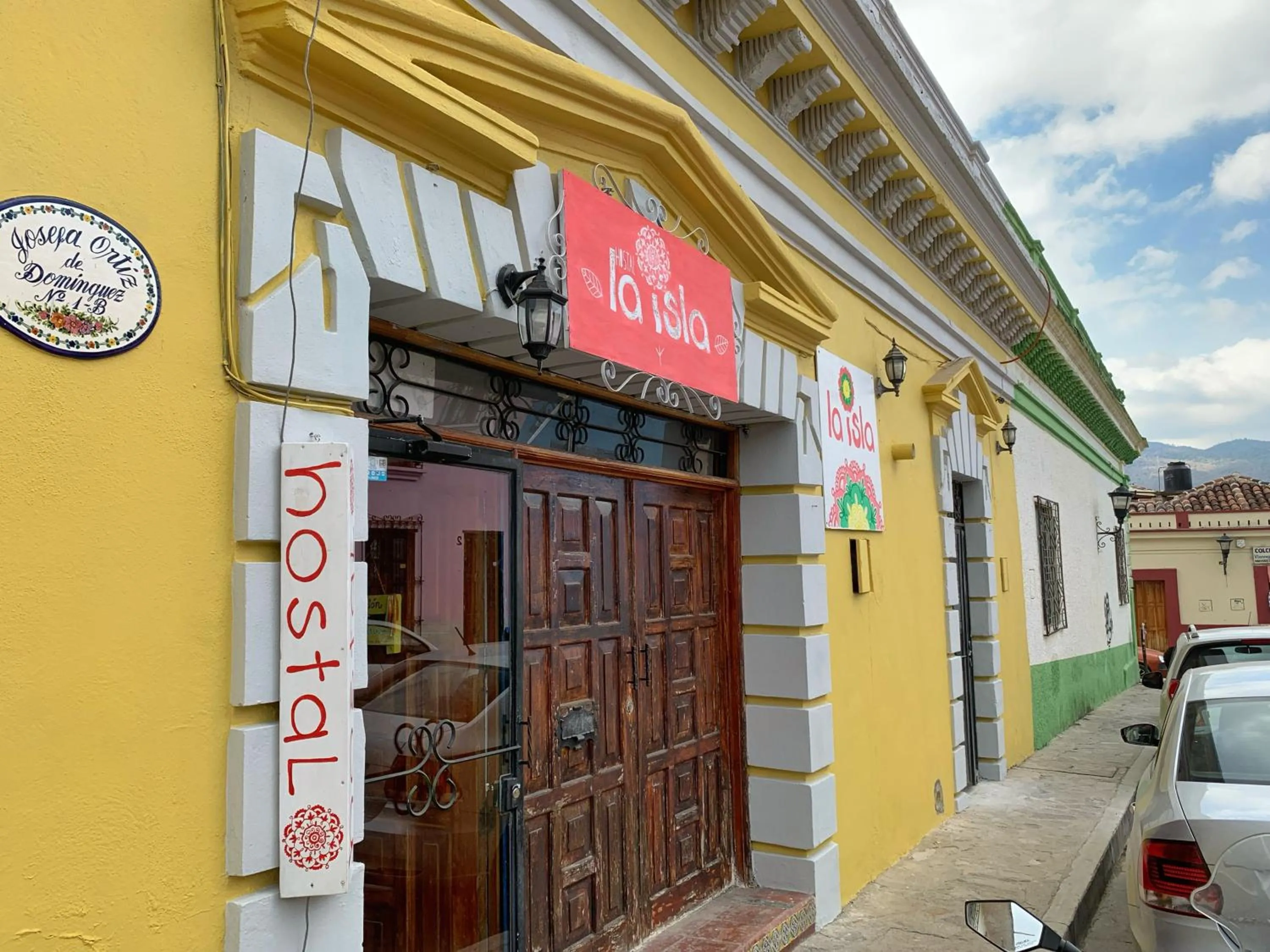 Property building in Hostal La Isla