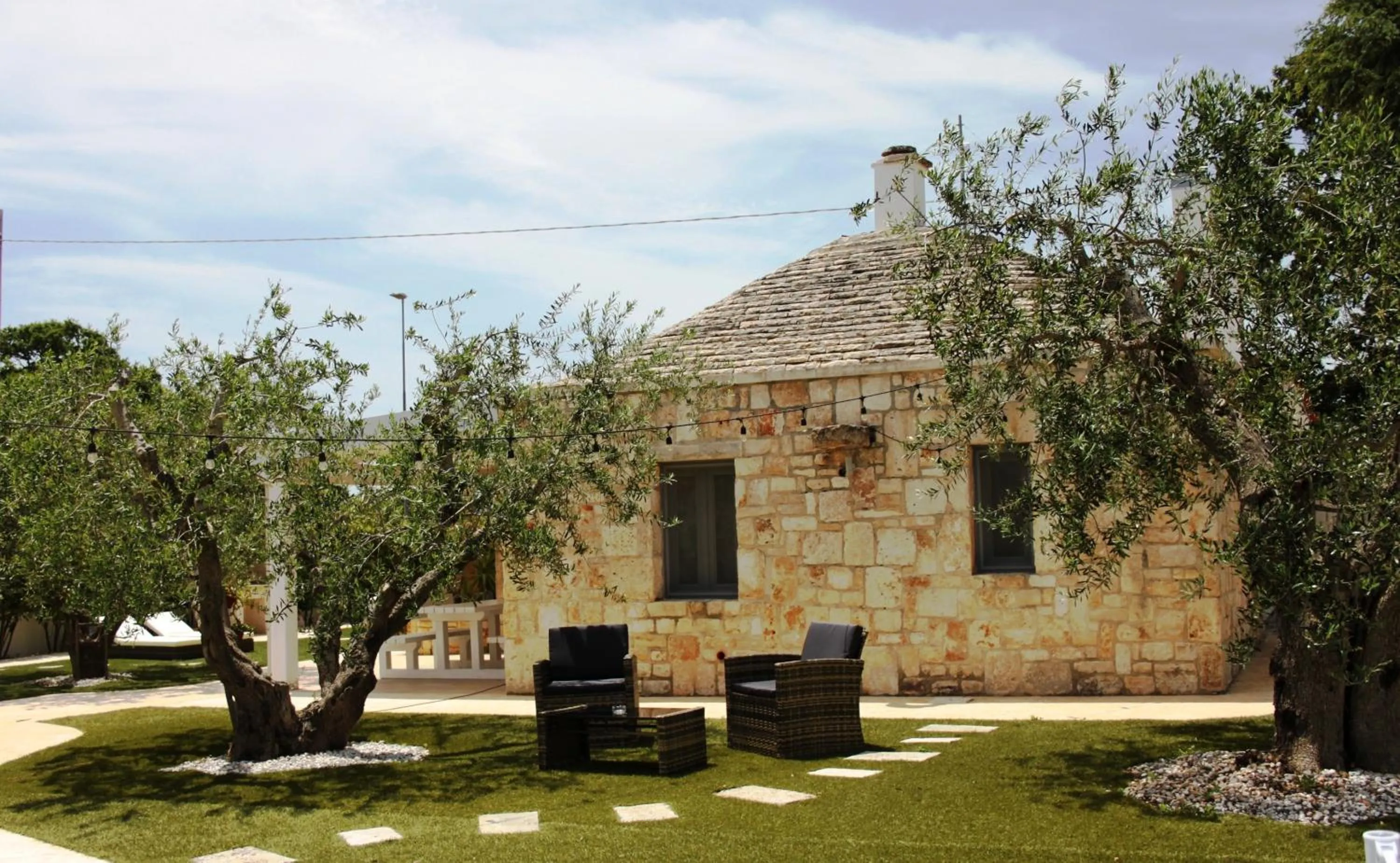 Property building in La linea dell'orizzonte