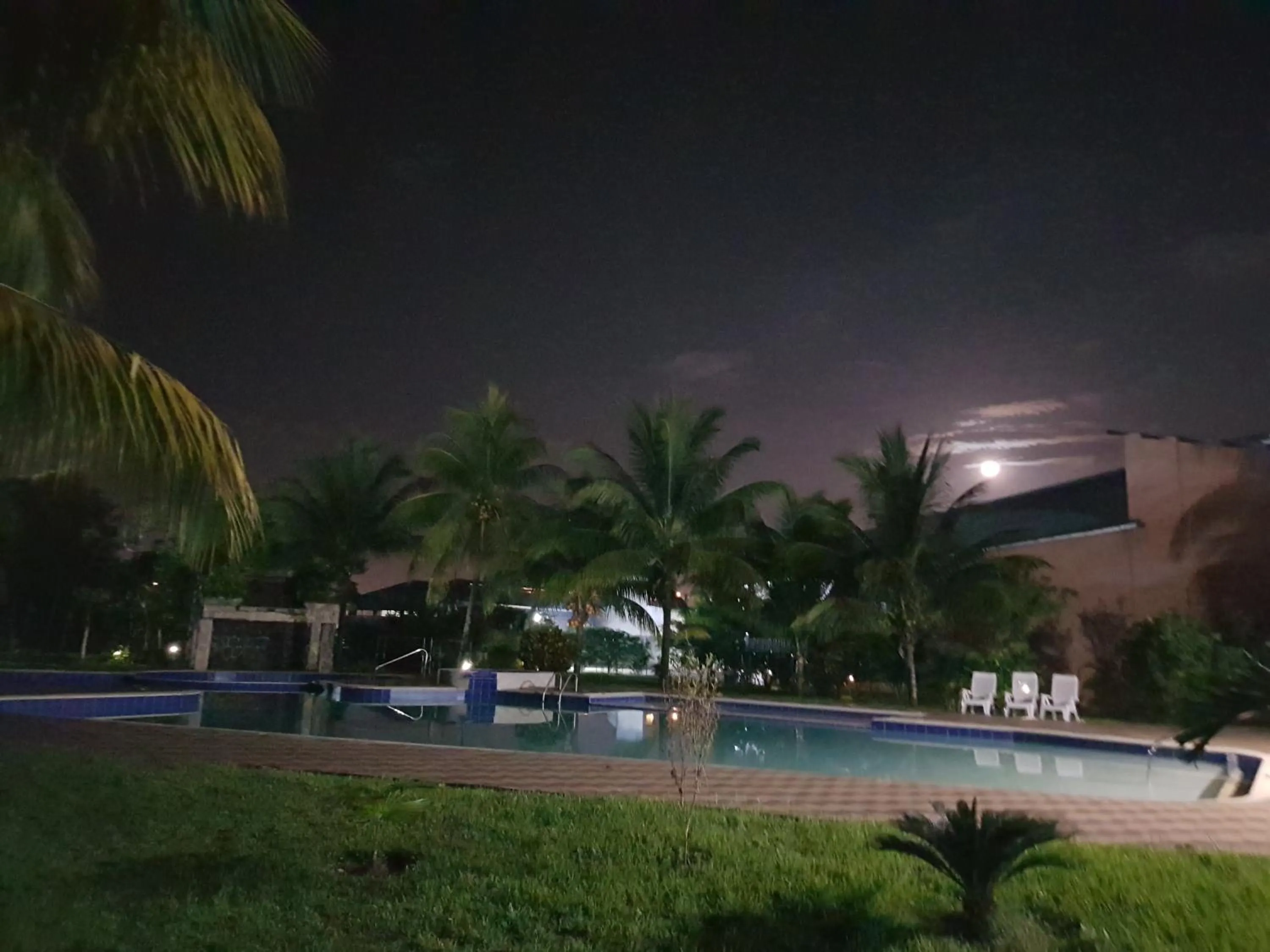 Swimming pool in Gran Hotel De Lago - Lago Agrio