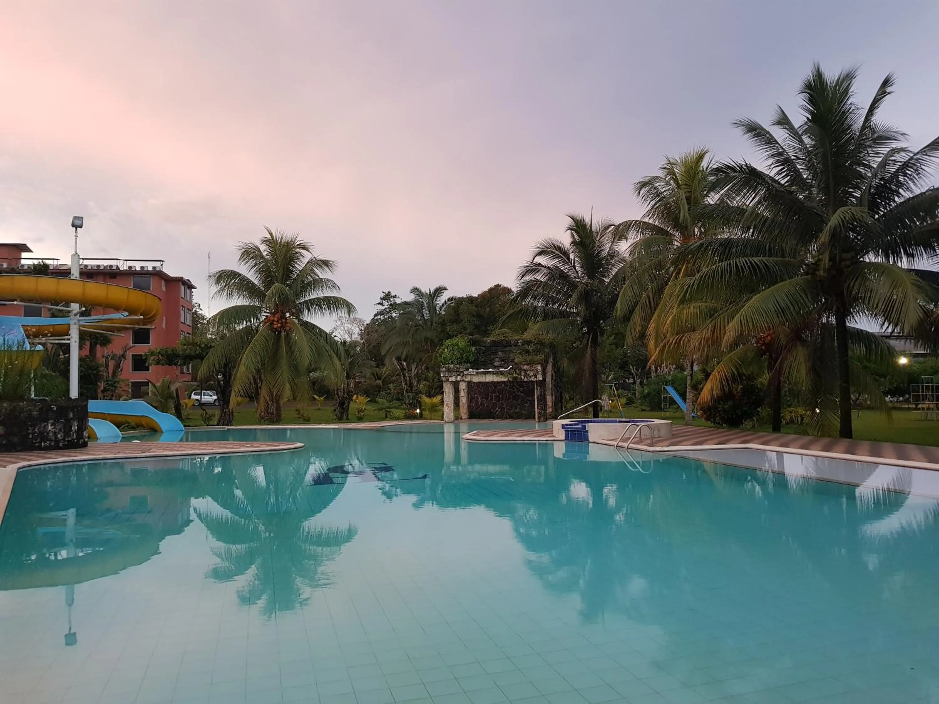 Swimming pool in Gran Hotel De Lago - Lago Agrio