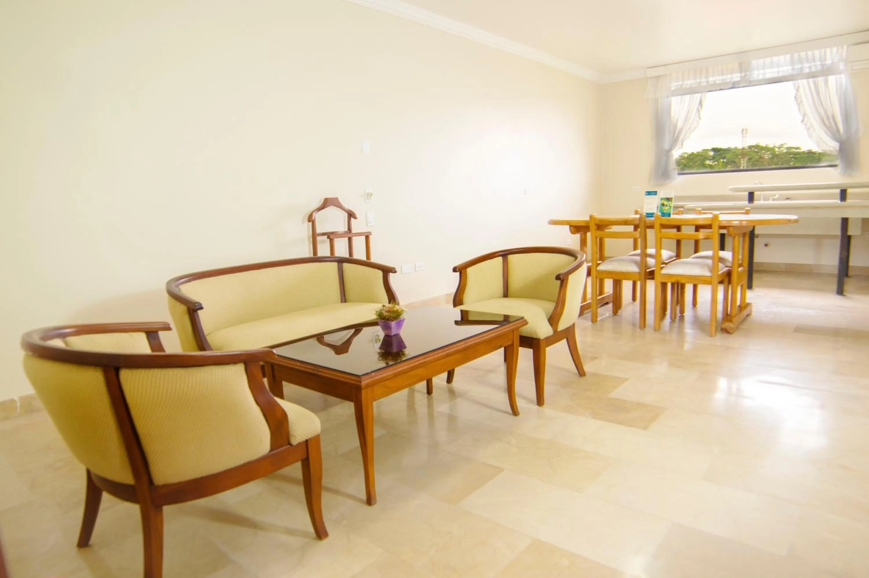 Living room in Gran Hotel De Lago - Lago Agrio