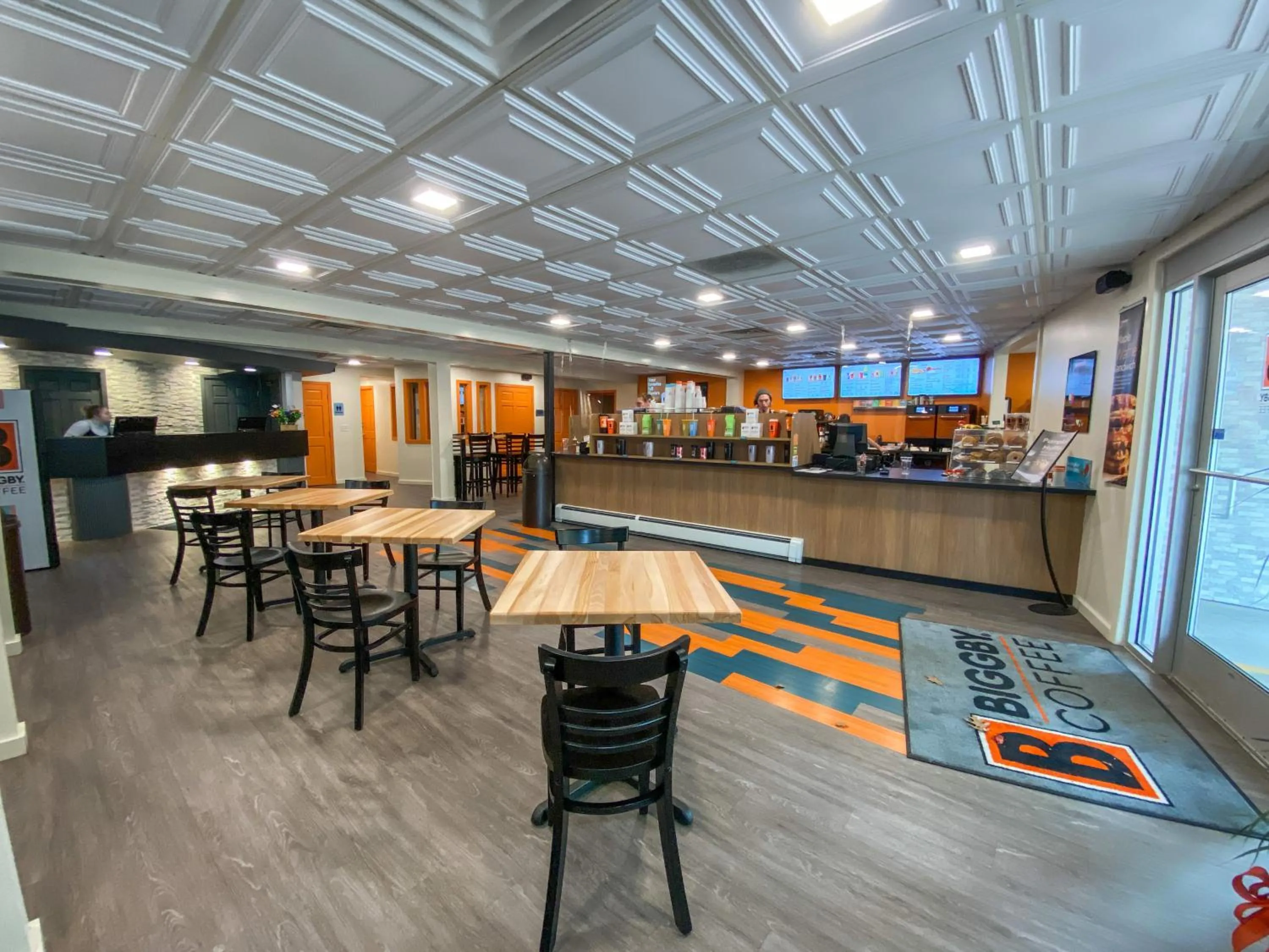 Coffee/tea facilities in Terrace Bay Hotel - Lakefront