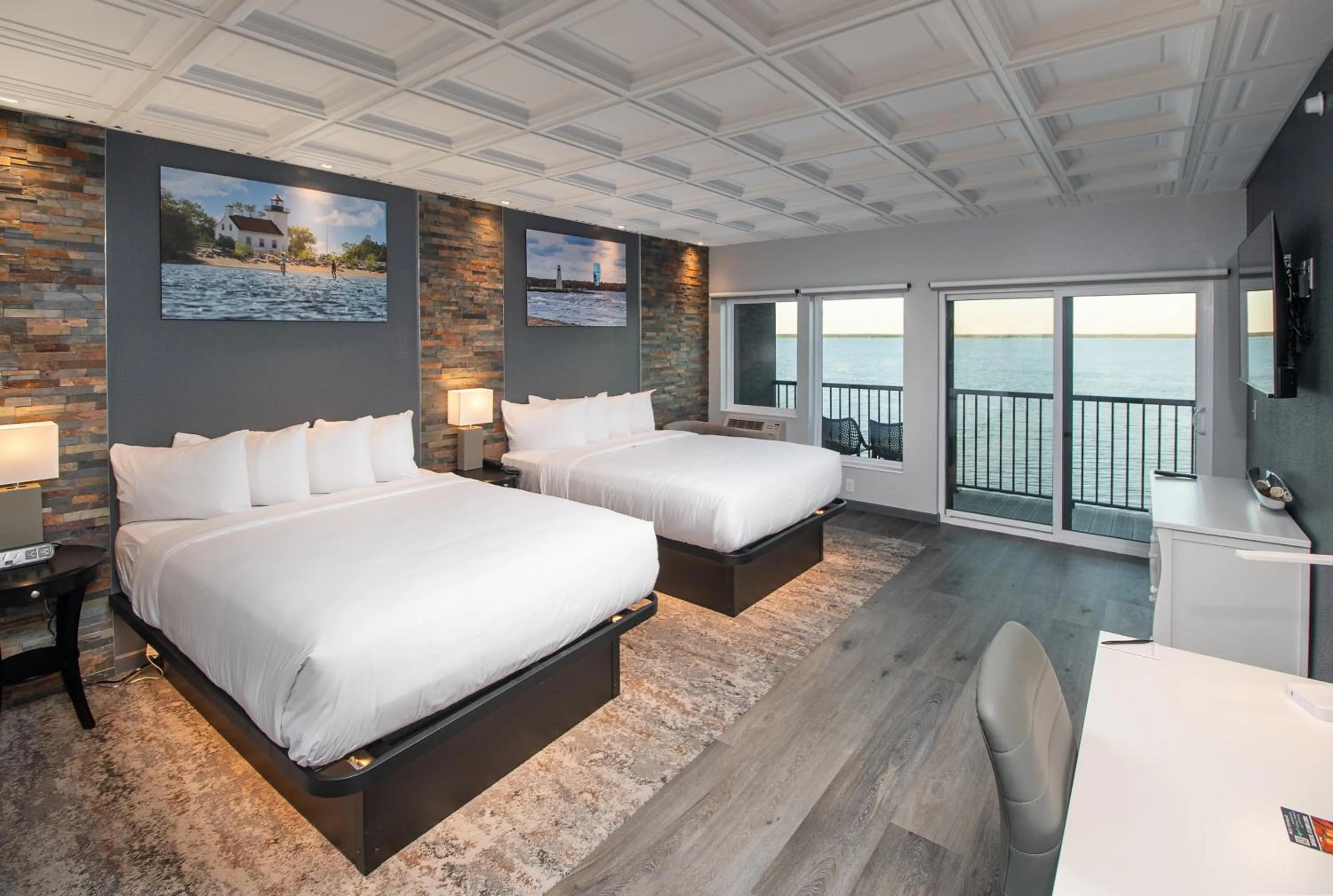 Bed in Terrace Bay Hotel - Lakefront
