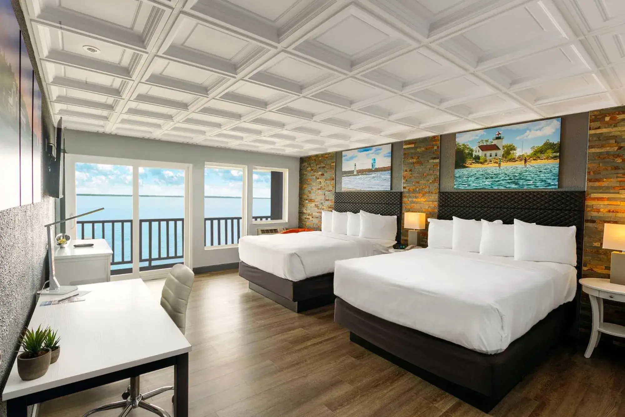 Bed in Terrace Bay Hotel - Lakefront Bed in Terrace Bay Hotel - Lakefront