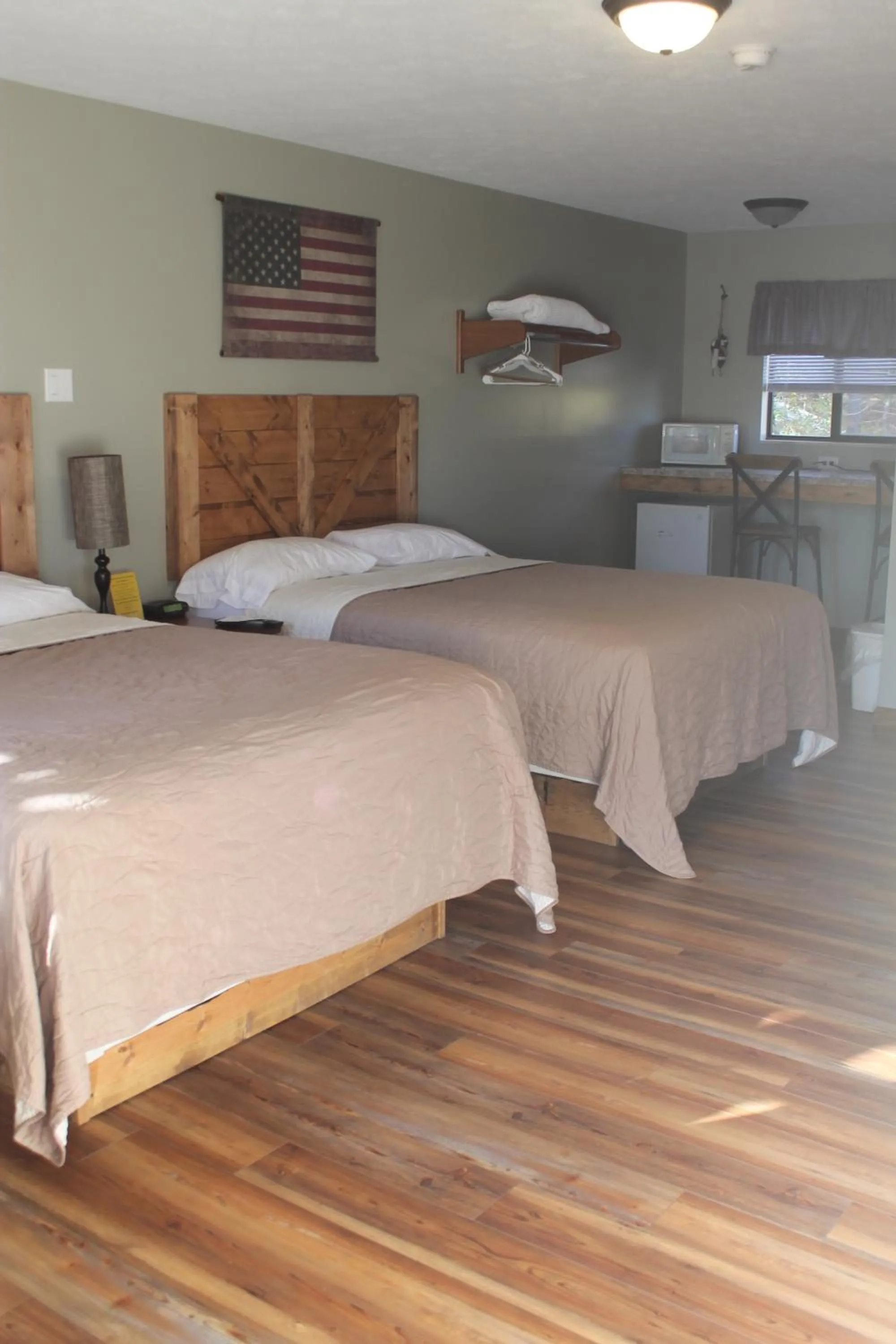 Restaurant/places to eat in Timber Pointe Resort