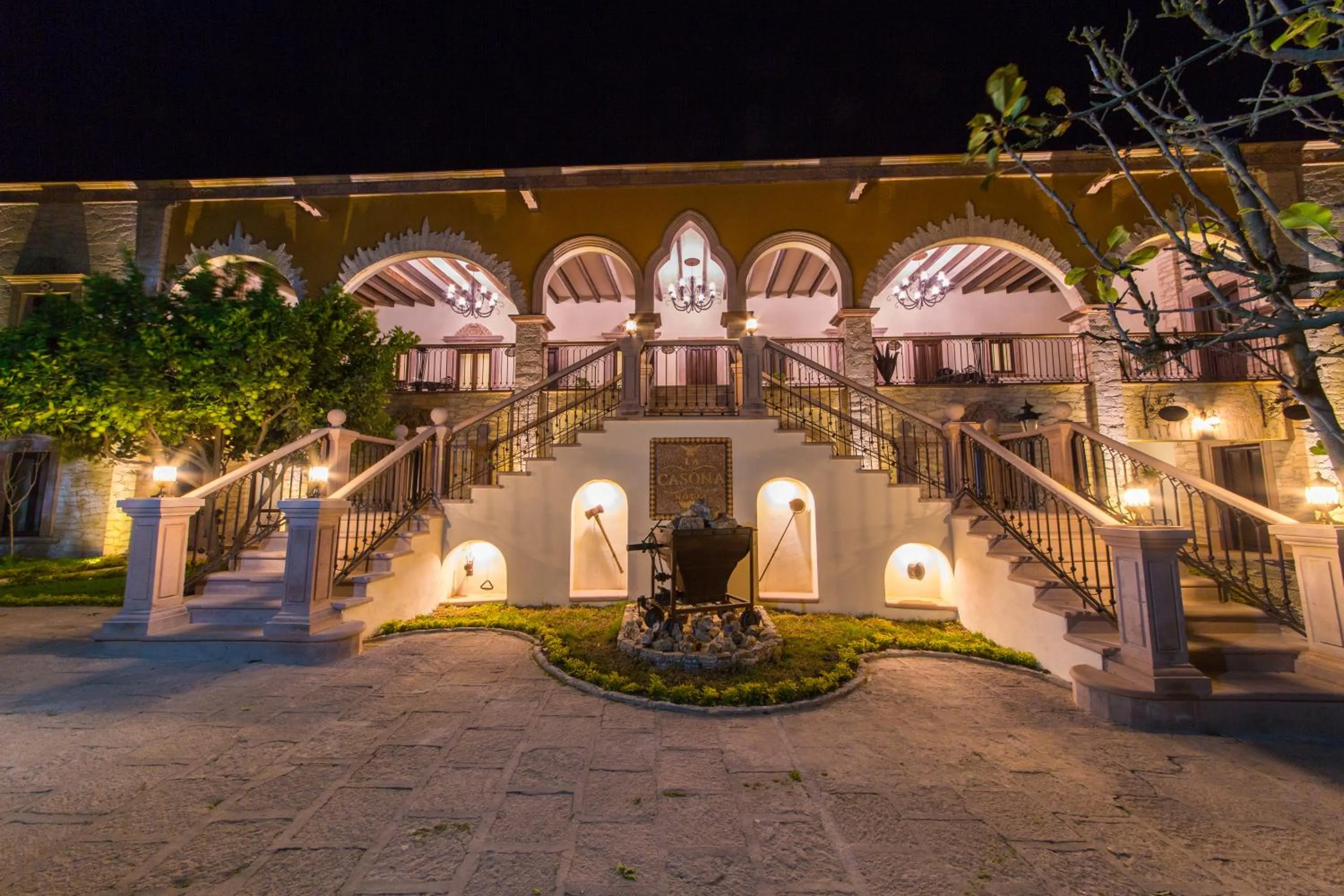 Night in La Casona Minera