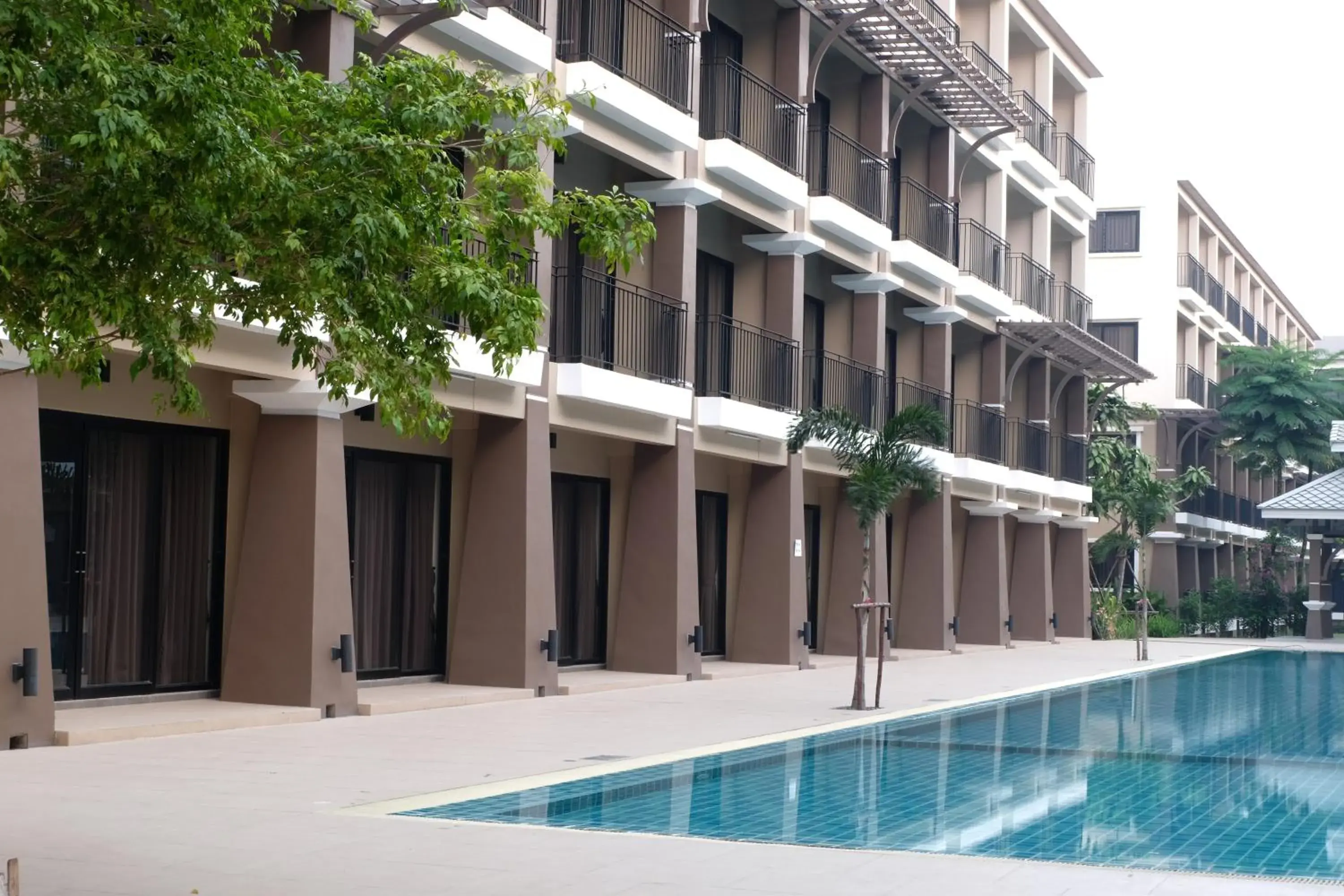 Shower, Swimming Pool in Summer Tree Hotel