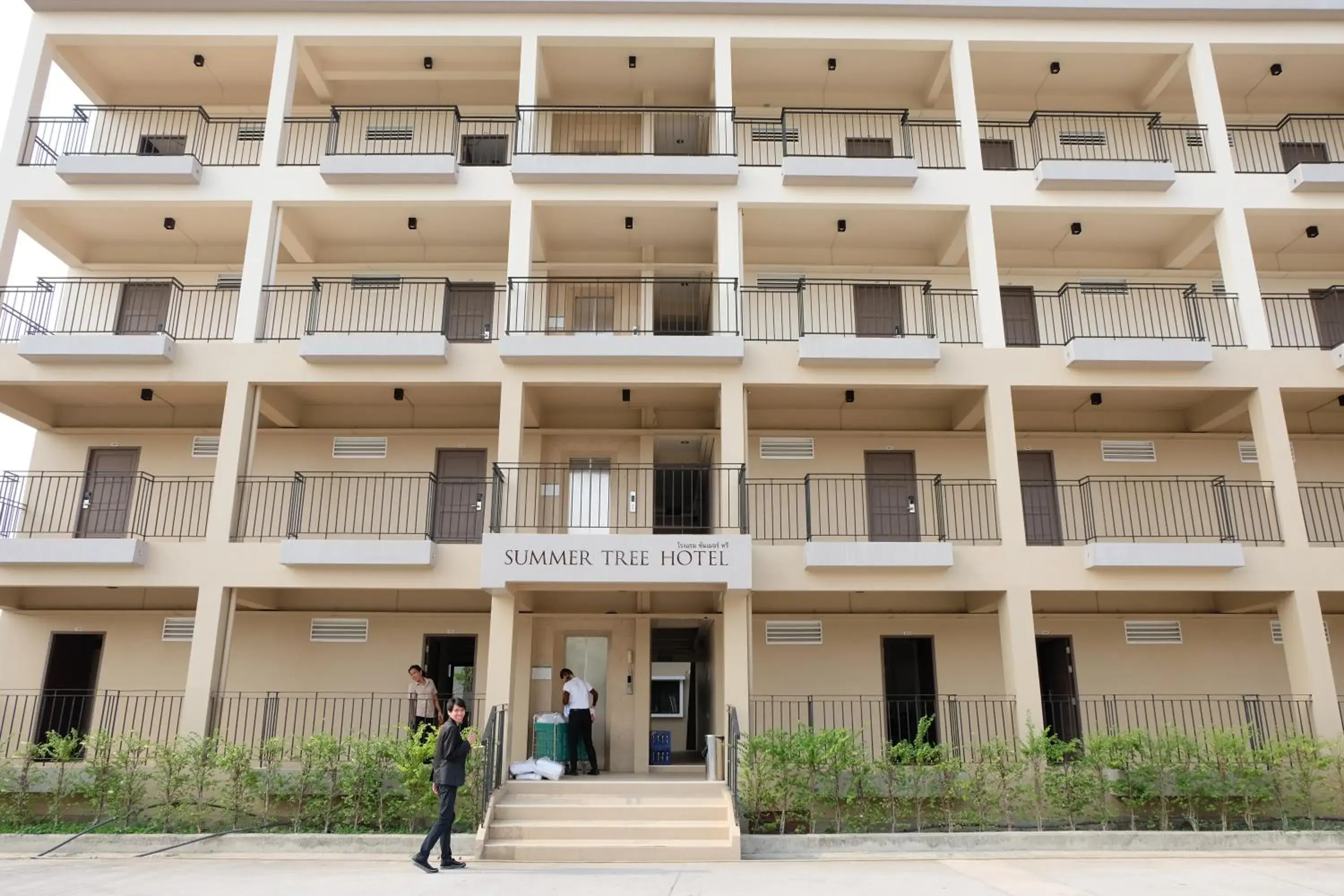 Balcony/Terrace, Facade/Entrance in Summer Tree Hotel