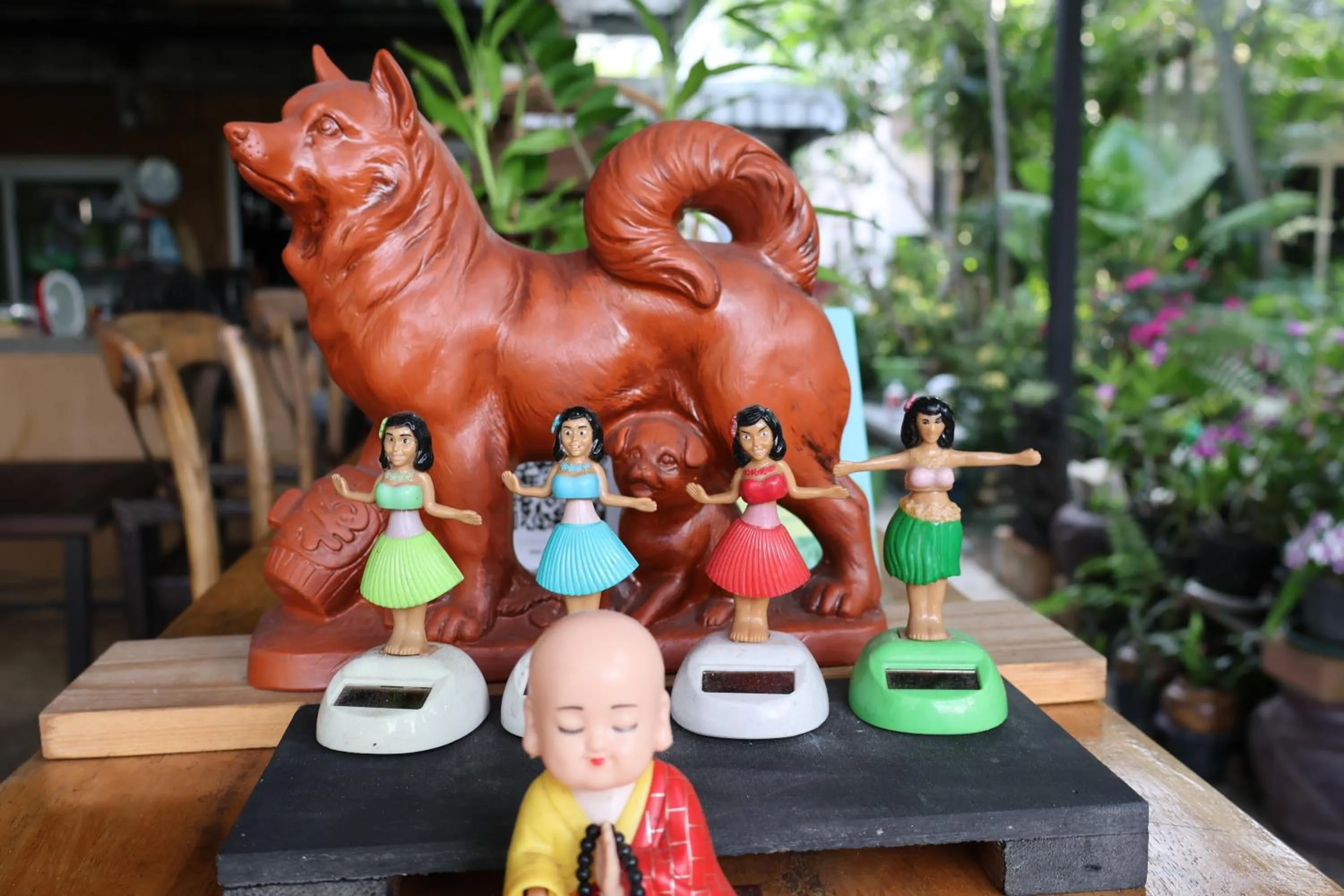 Restaurant/places to eat in Eat n Sleep