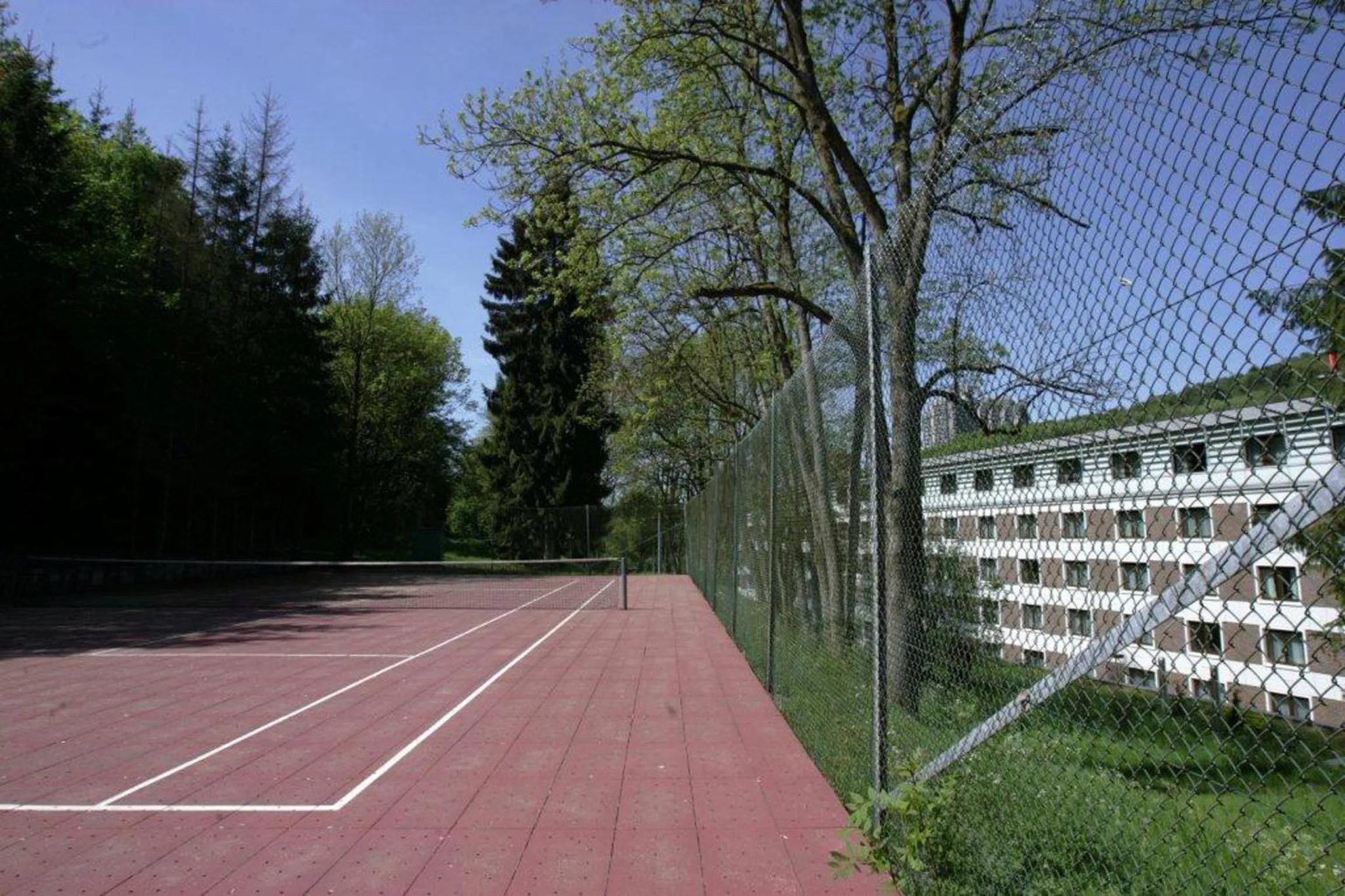 Tennis court in Parc Hotel Alvisse