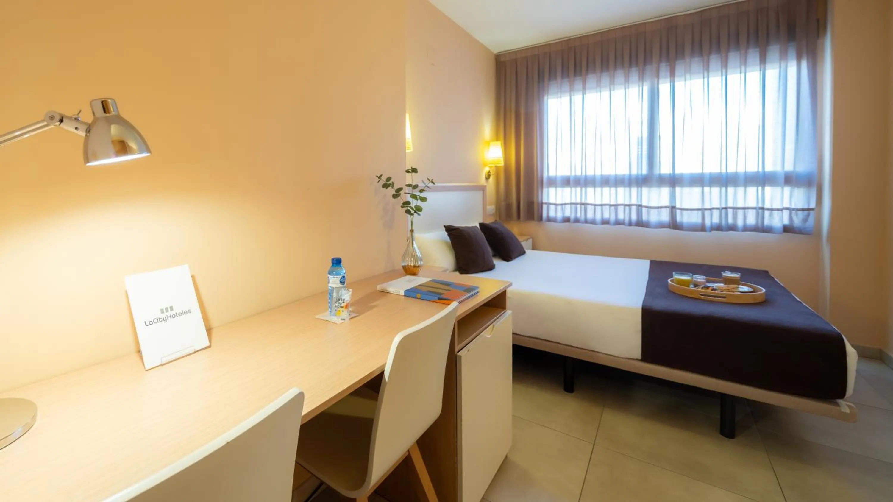 Photo of the whole room, Bed in La City Mercado