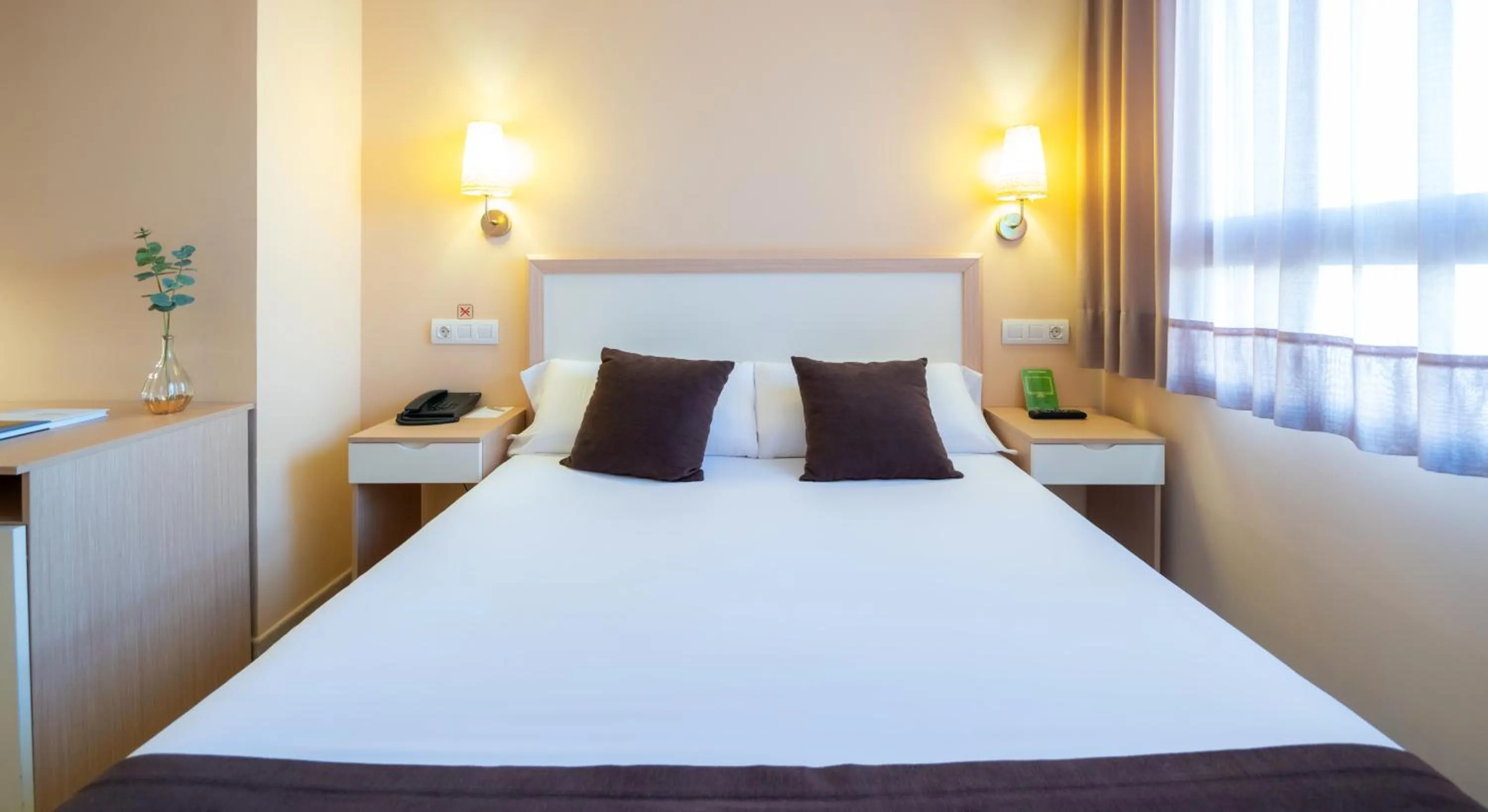 Photo of the whole room, Bed in La City Mercado