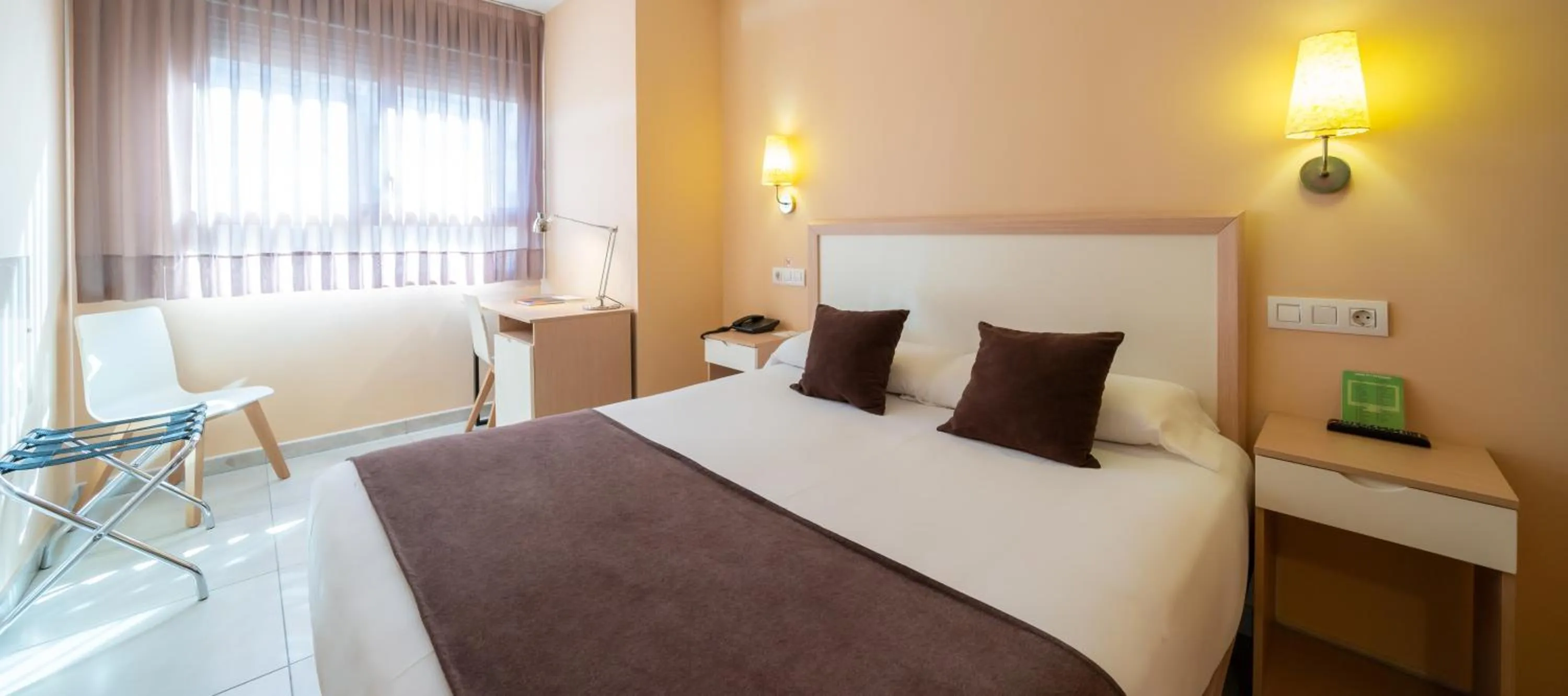 Photo of the whole room, Bed in La City Mercado