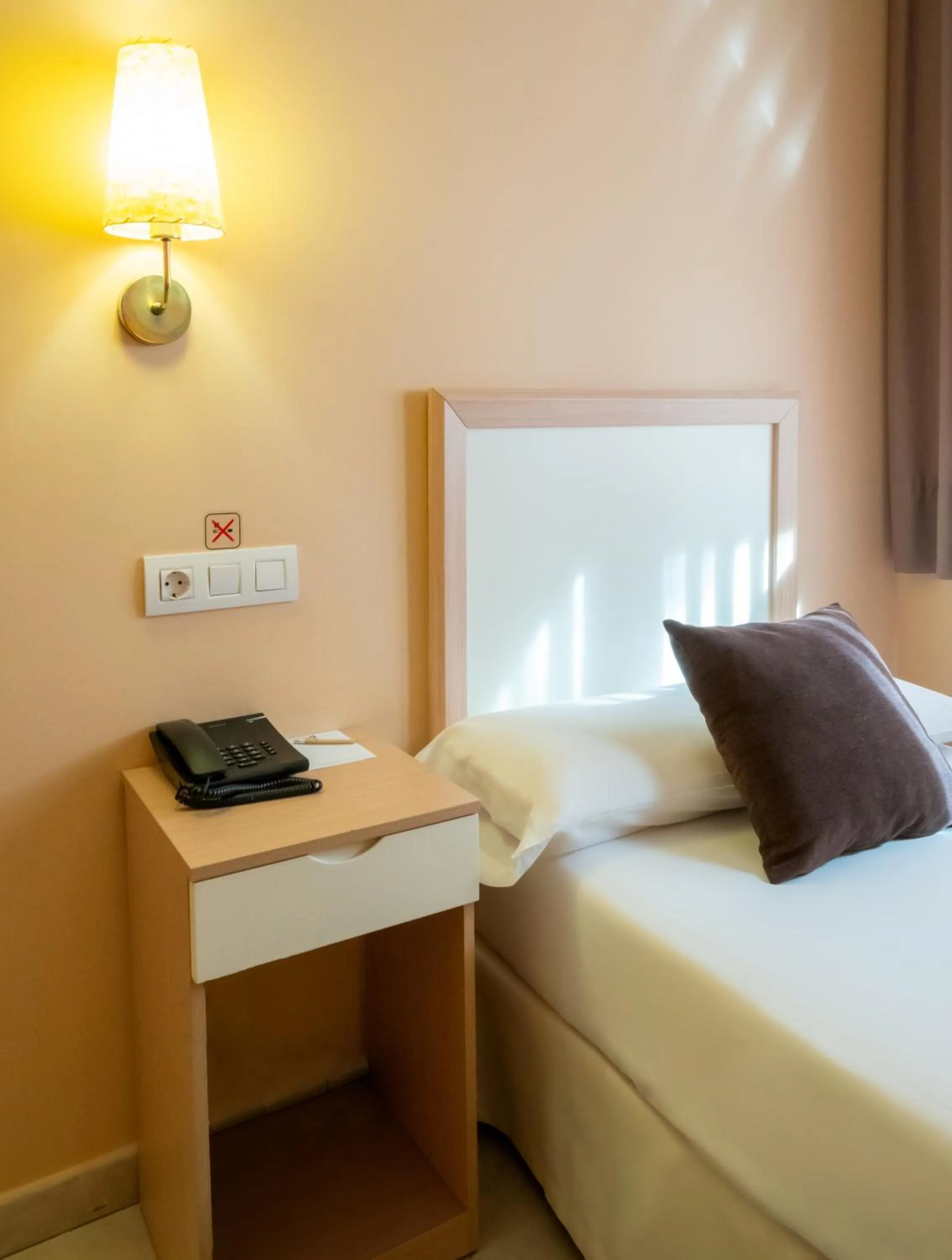 Facility for disabled guests, Bed in La City Mercado