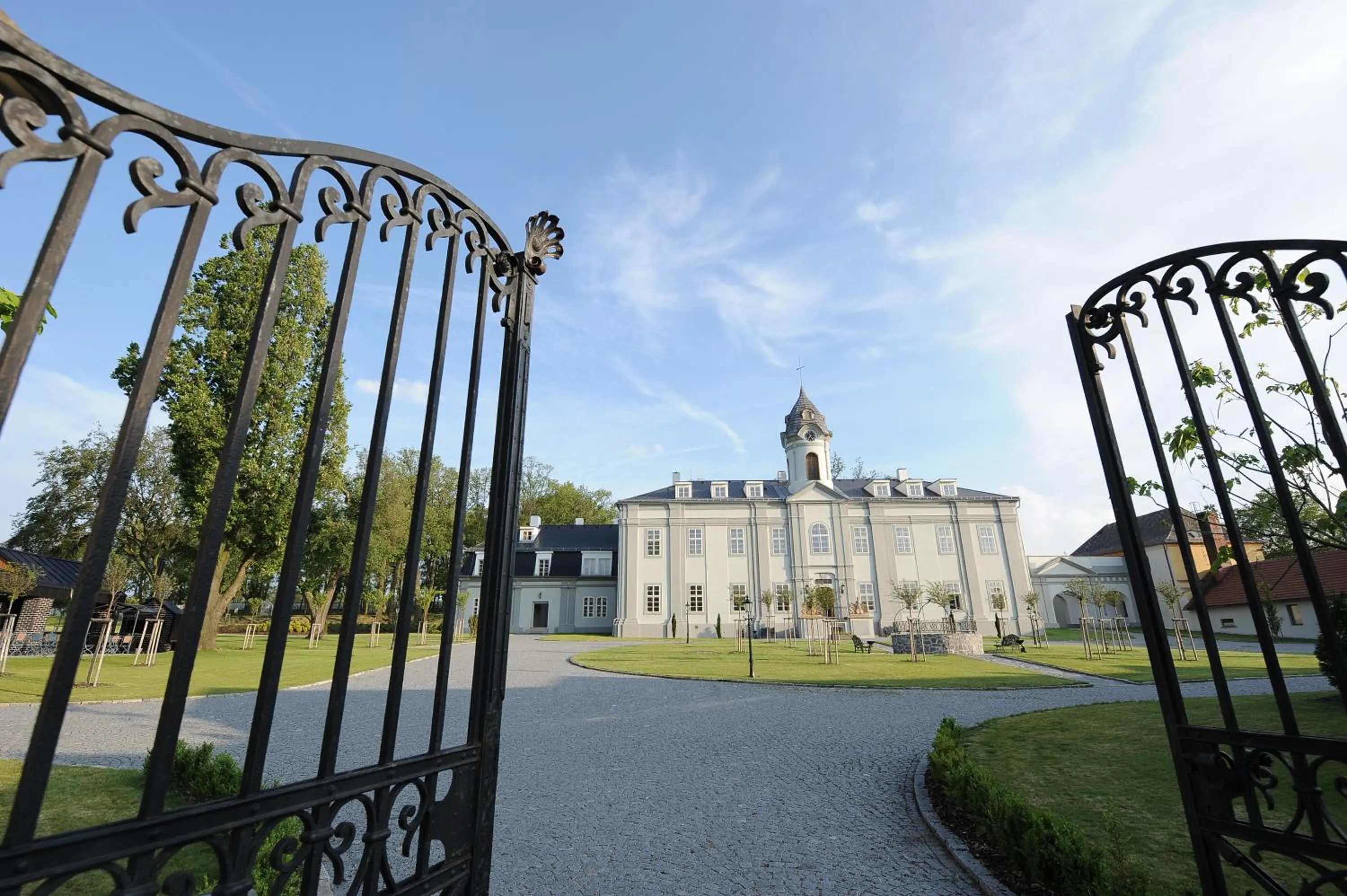 Facade/entrance in Hotel Panství Dlouhá Lhota