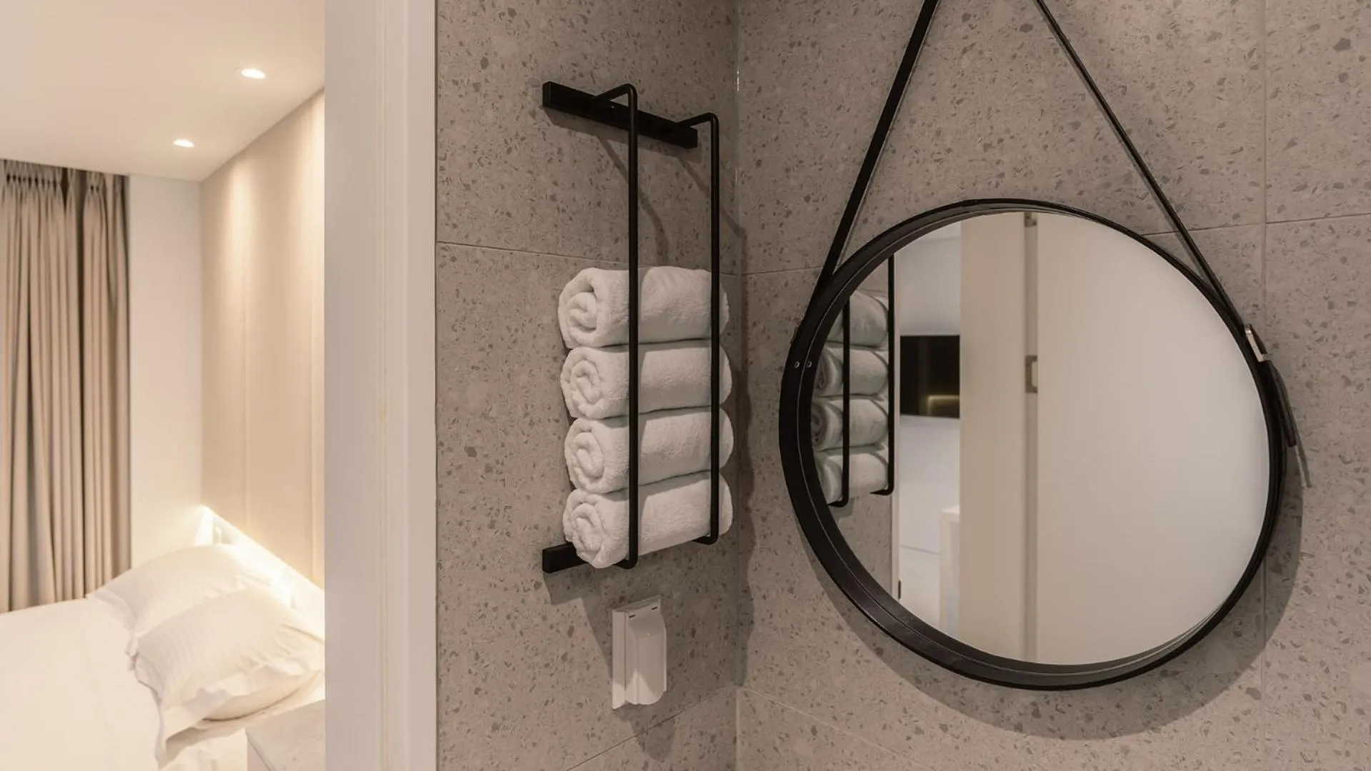 Bed in Albescent Poolvilla