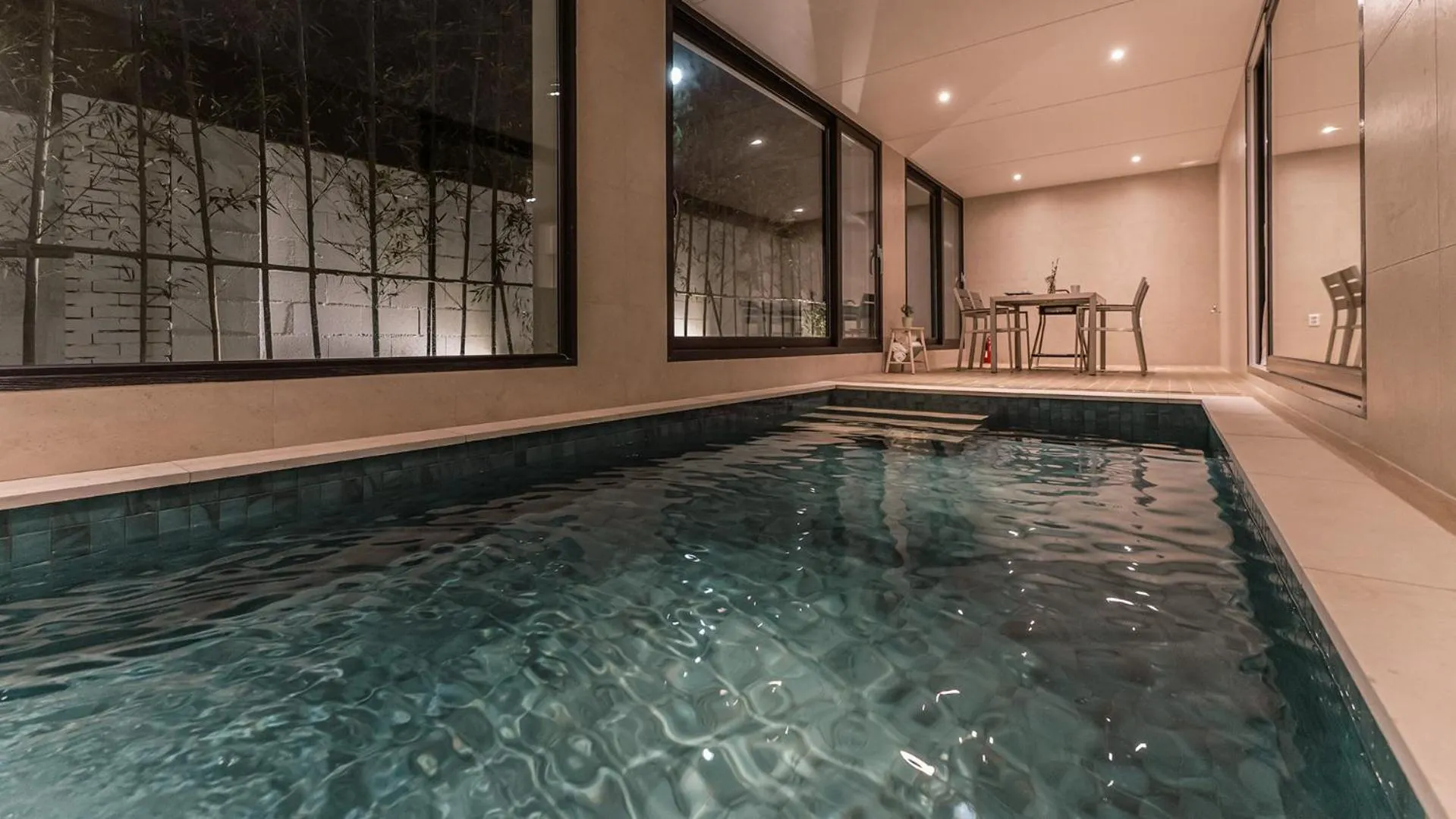 Swimming pool in Albescent Poolvilla