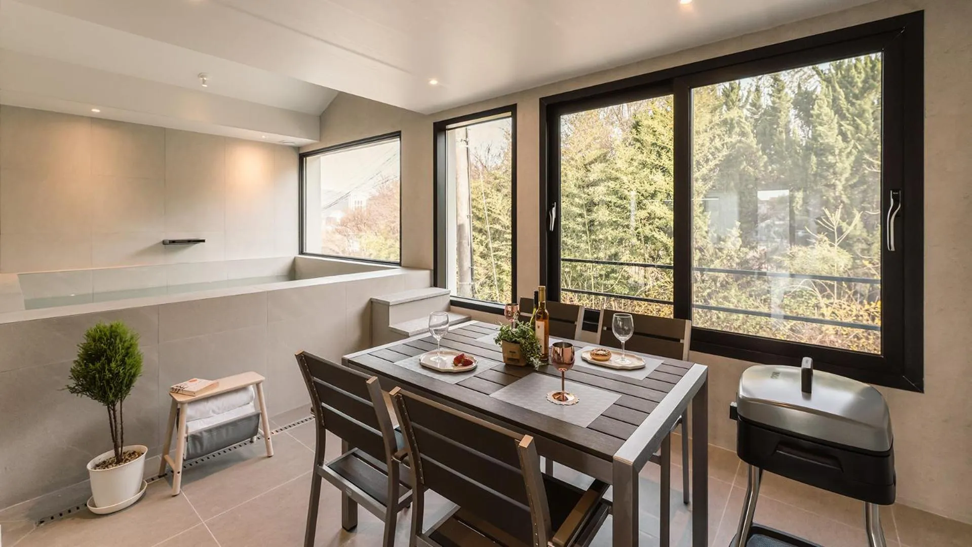 Swimming pool in Albescent Poolvilla