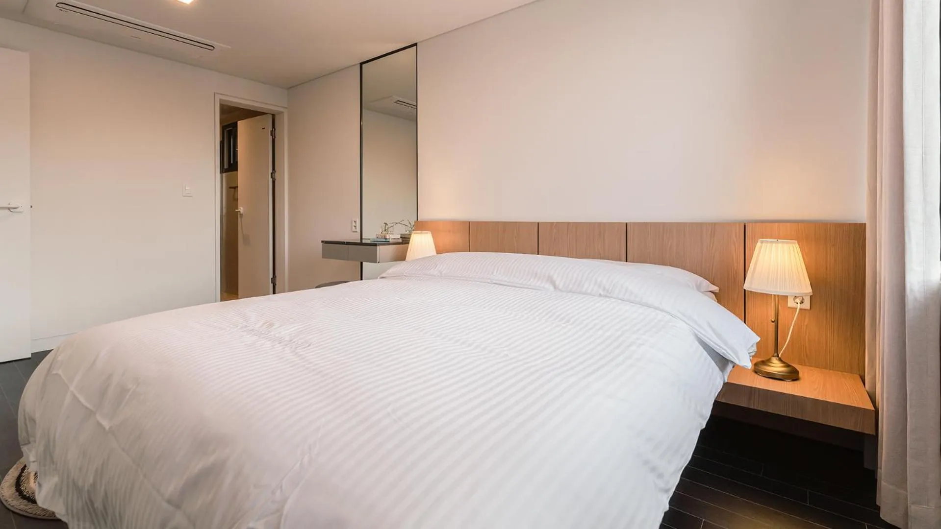 Bed in Albescent Poolvilla