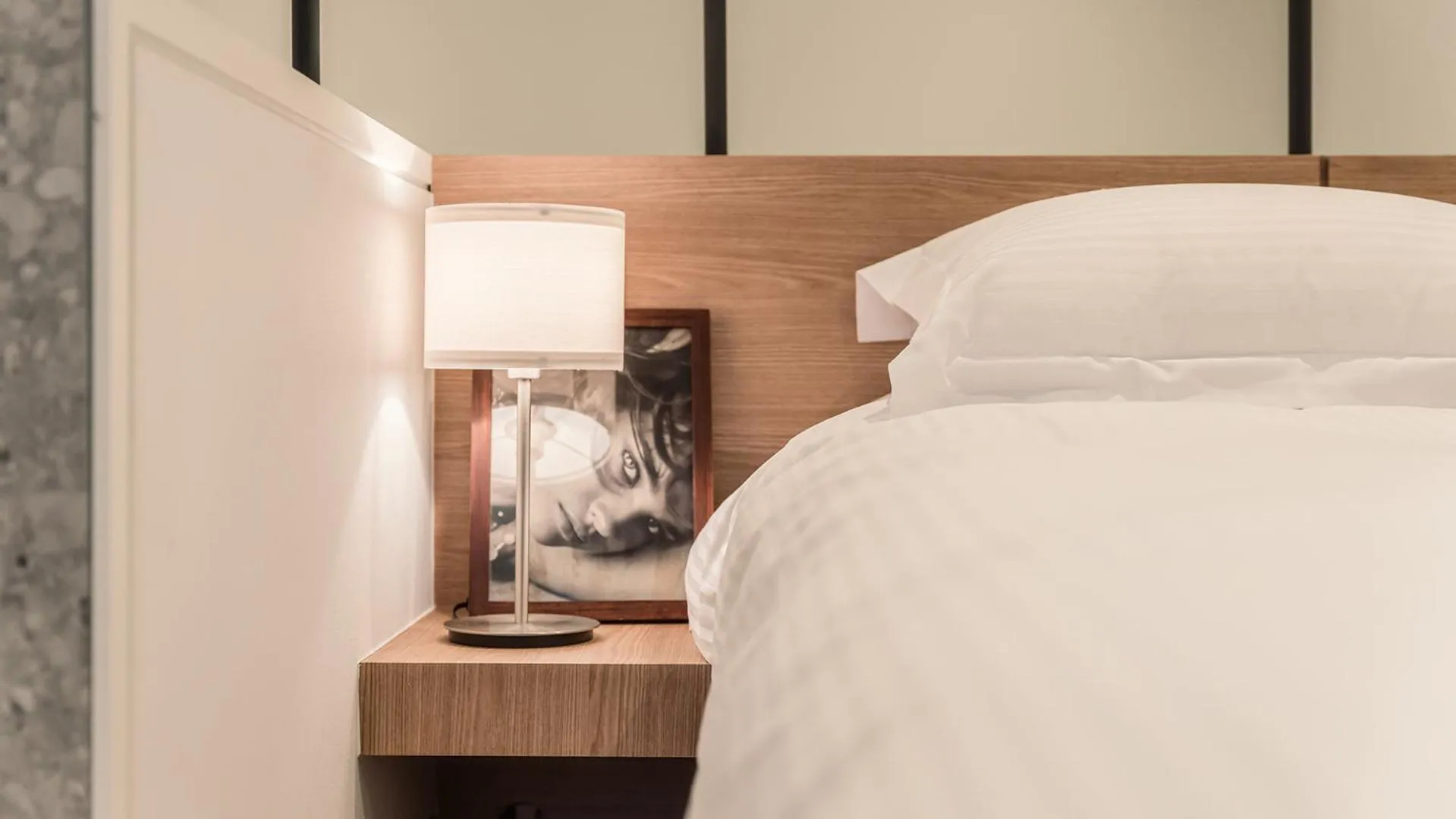 Bed in Albescent Poolvilla