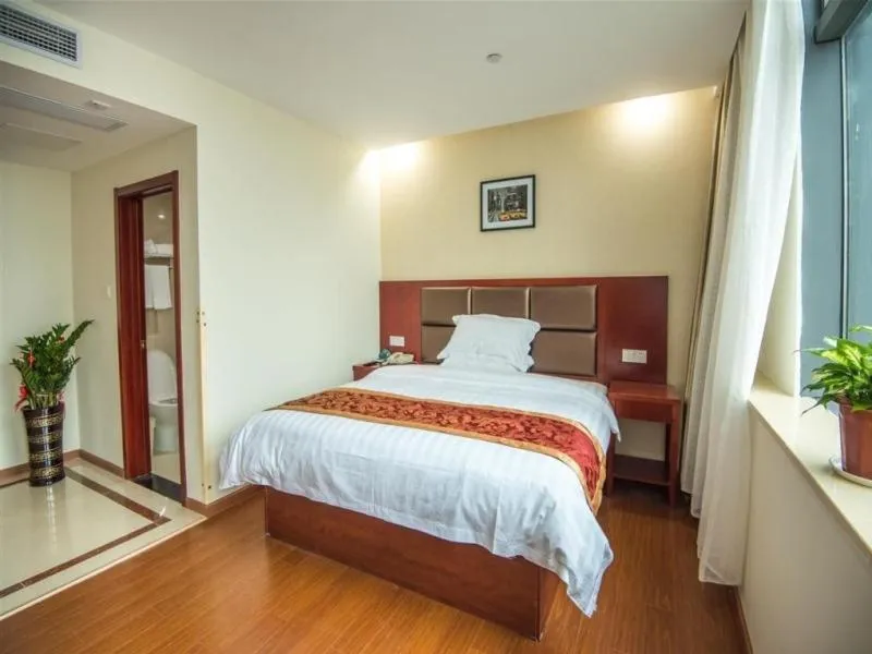 Bed in GreenTree Inn JiangSu Suzhou Wuzhong District Dongwu North Road Business Hotel