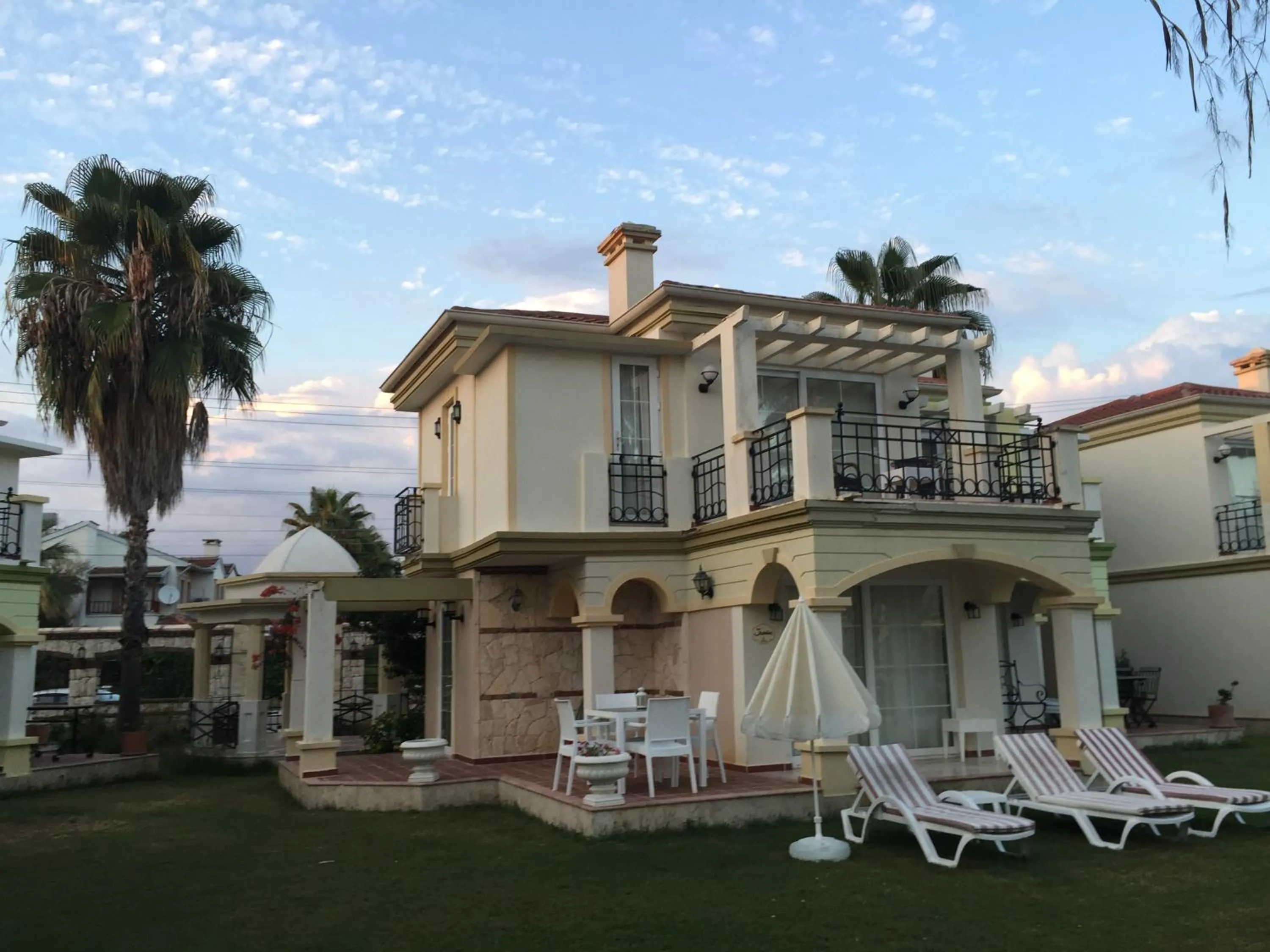 Property building in VillaMel