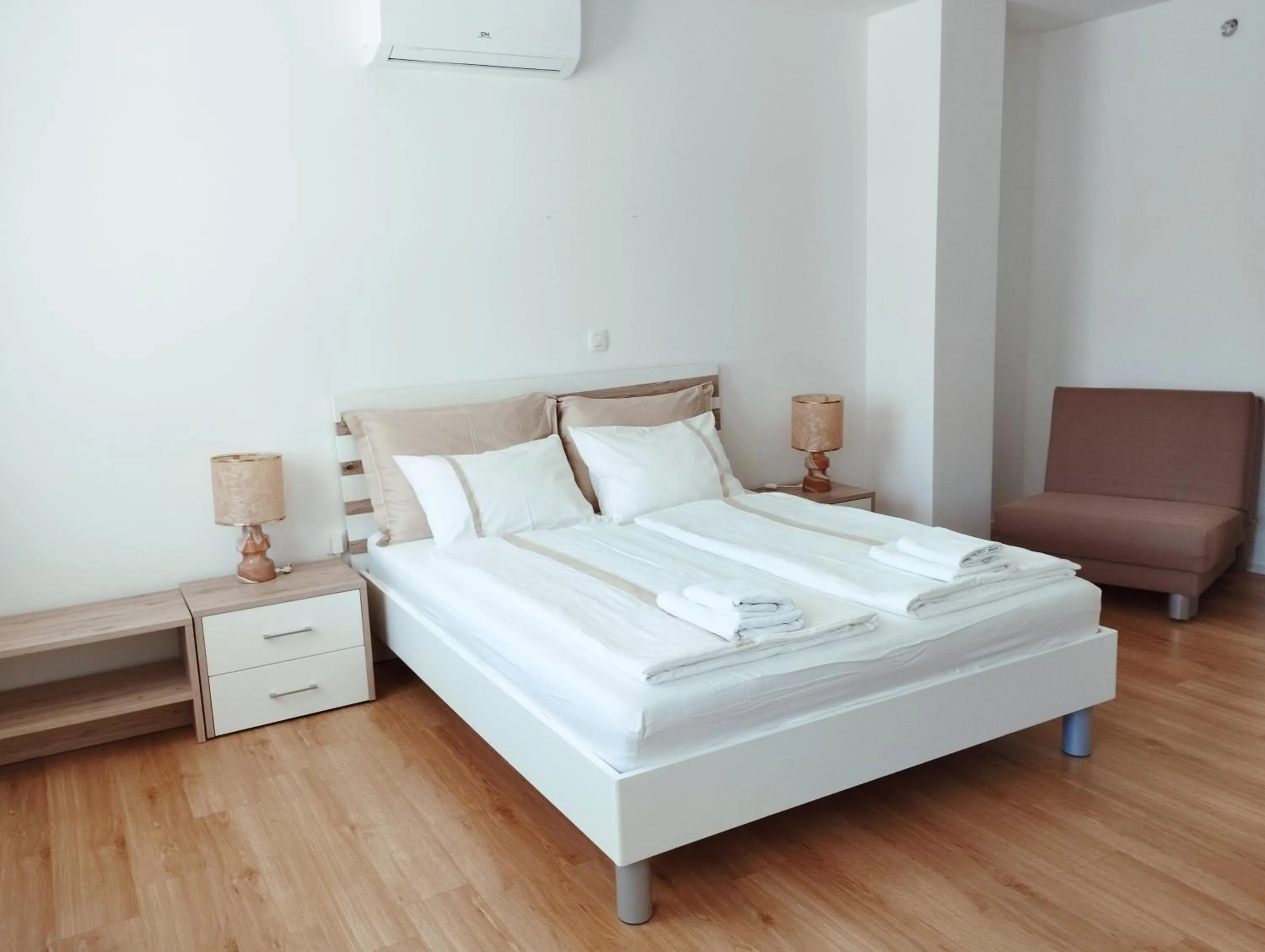 Bedroom, Bed in Apartments Wallas