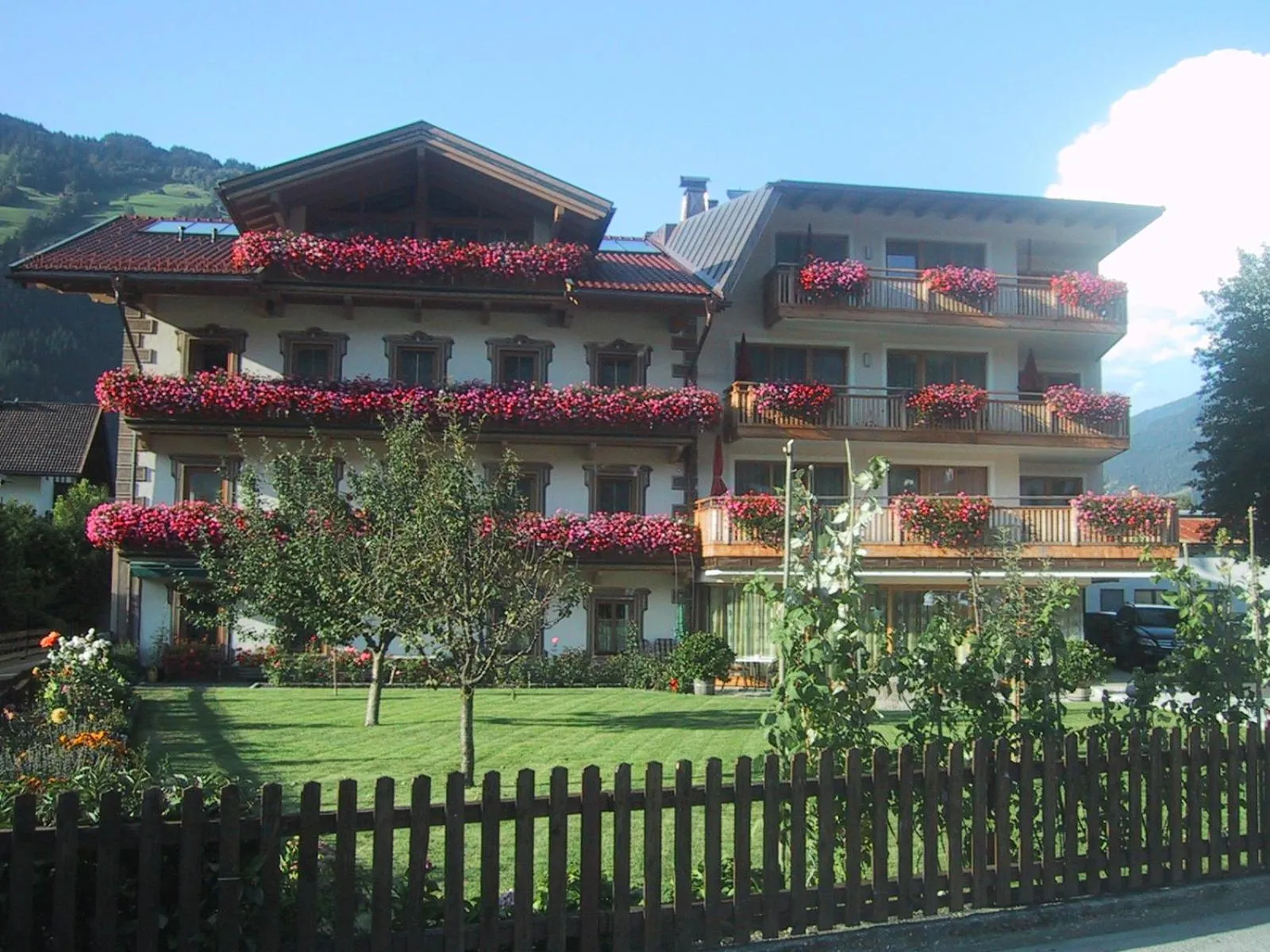 Property building in Hotel Garni Elisabeth