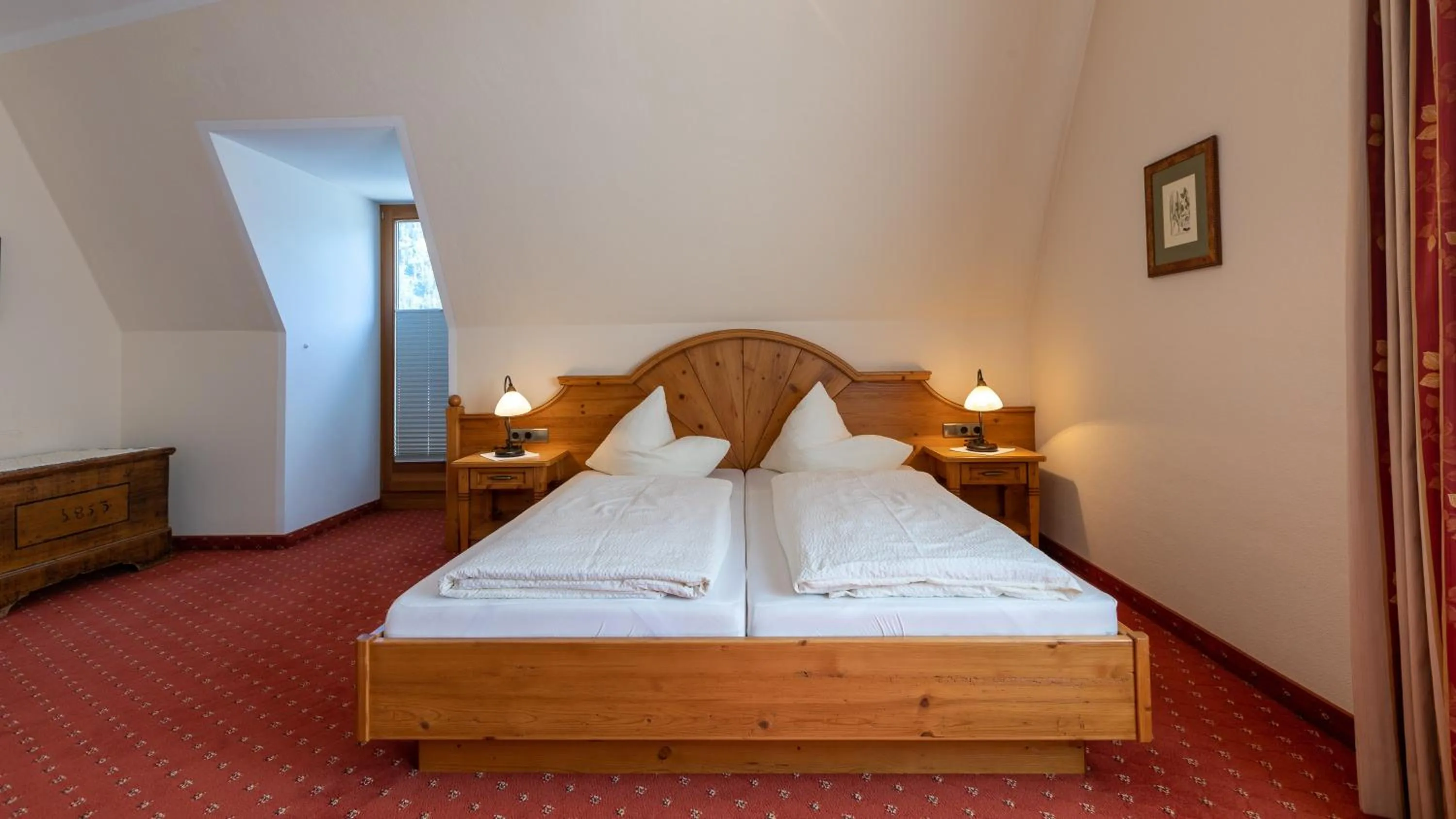Bed in Hotel Garni Elisabeth