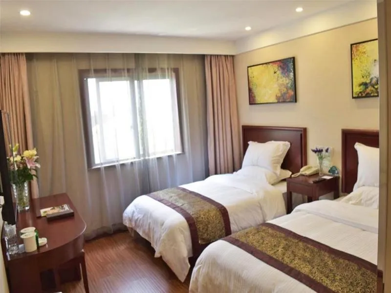 Bed in GreenTree Inn JiangSu Changzhou Dinosaur Park Global Harbor Express Hotel