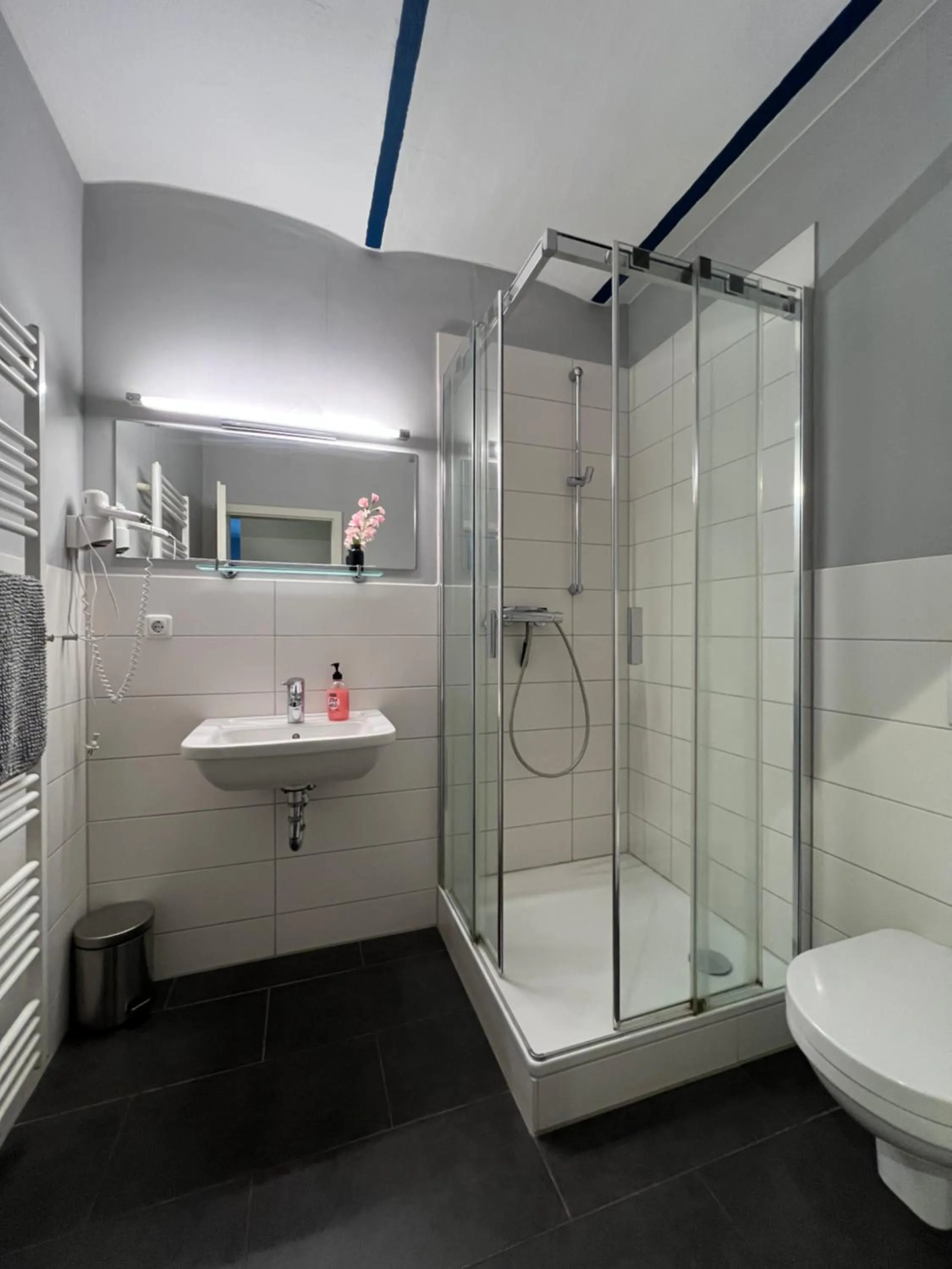 Shower in Bett4-you Pinneberg