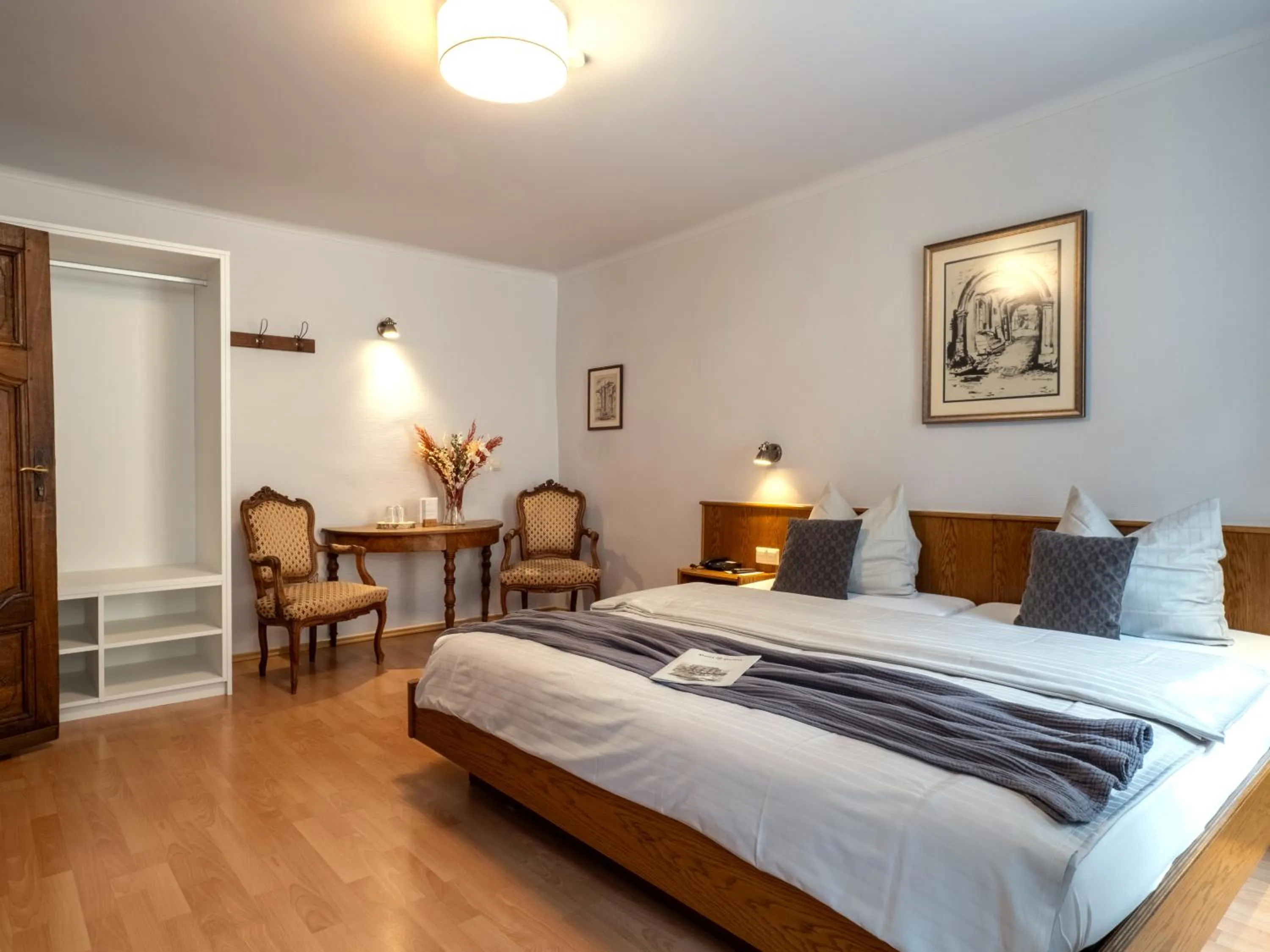 Photo of the whole room, Bed in Hotel Heintz