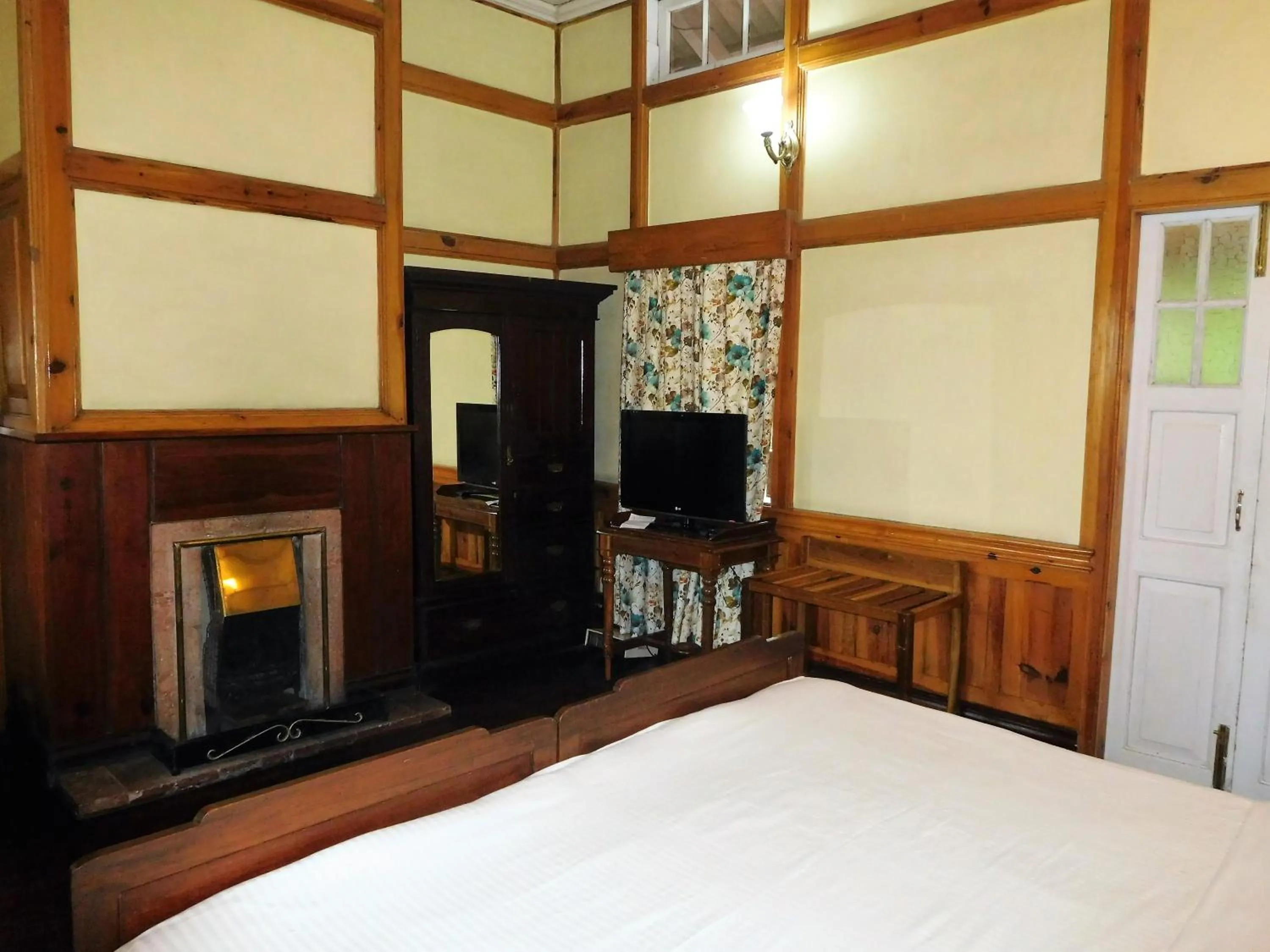 Bed in The Heritage Club - Tripura Castle Hotel and Spa