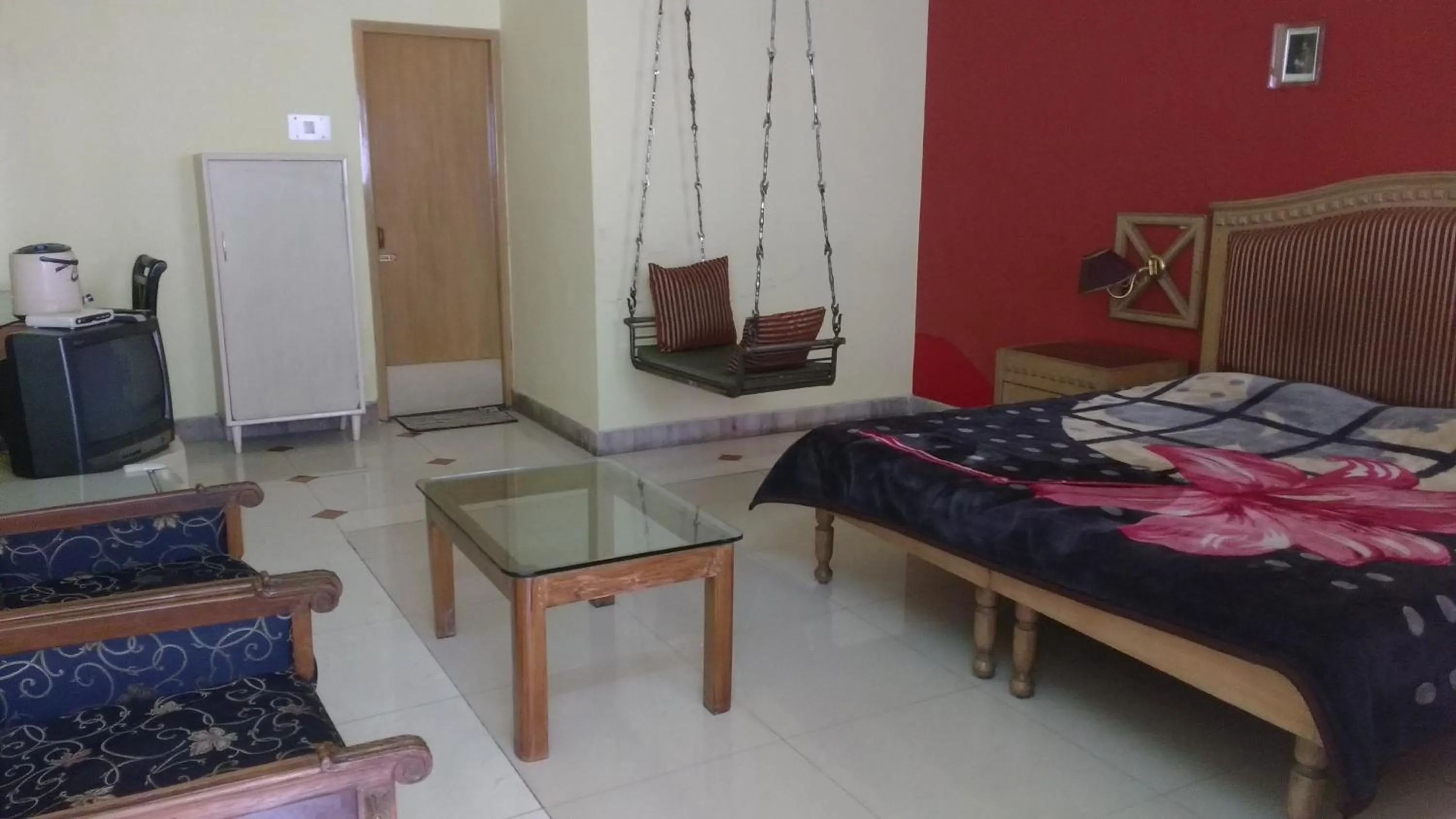 Photo of the whole room, Bed in Hotel Airlines