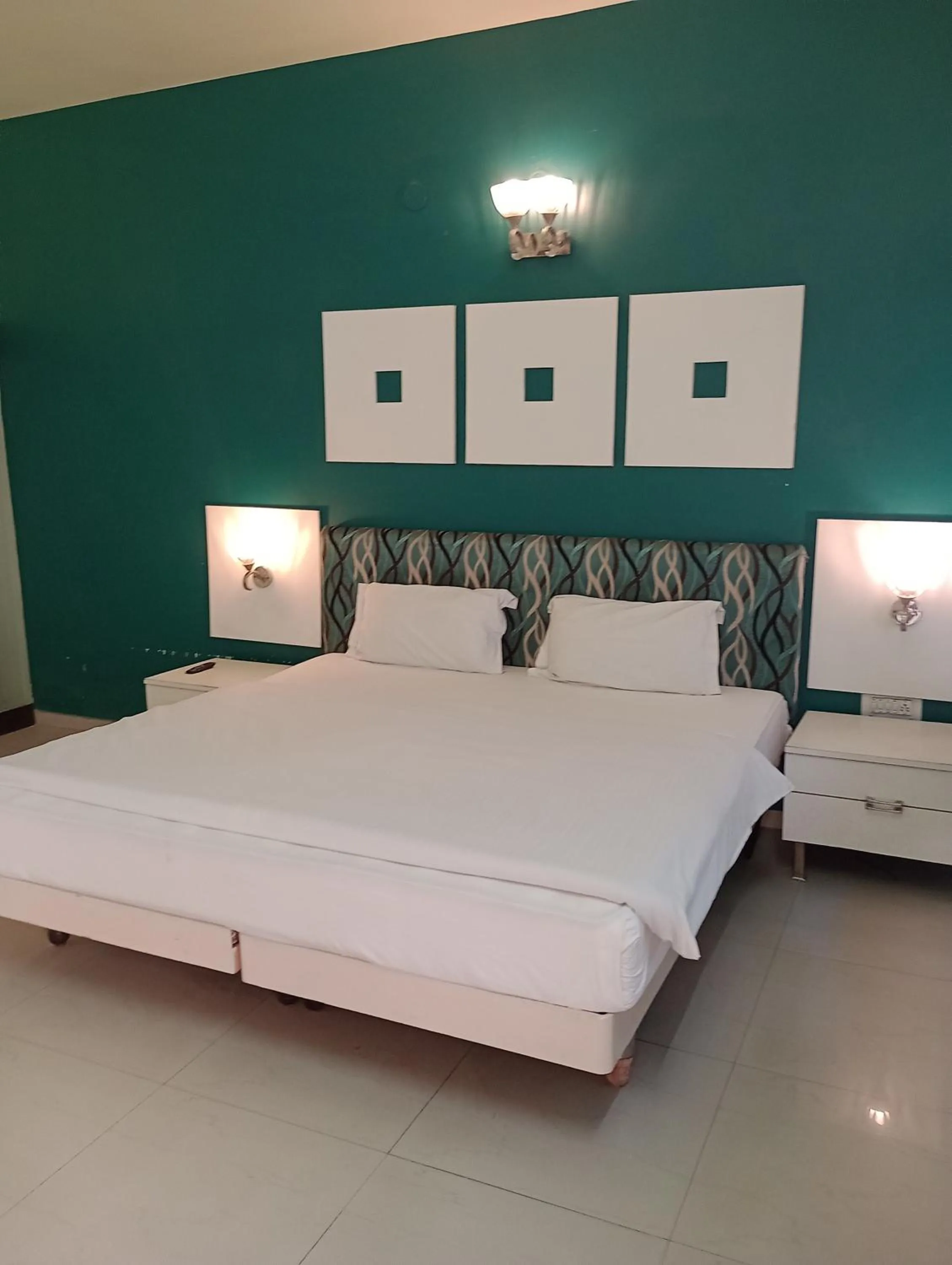 Bedroom, Bed in Hotel Airlines