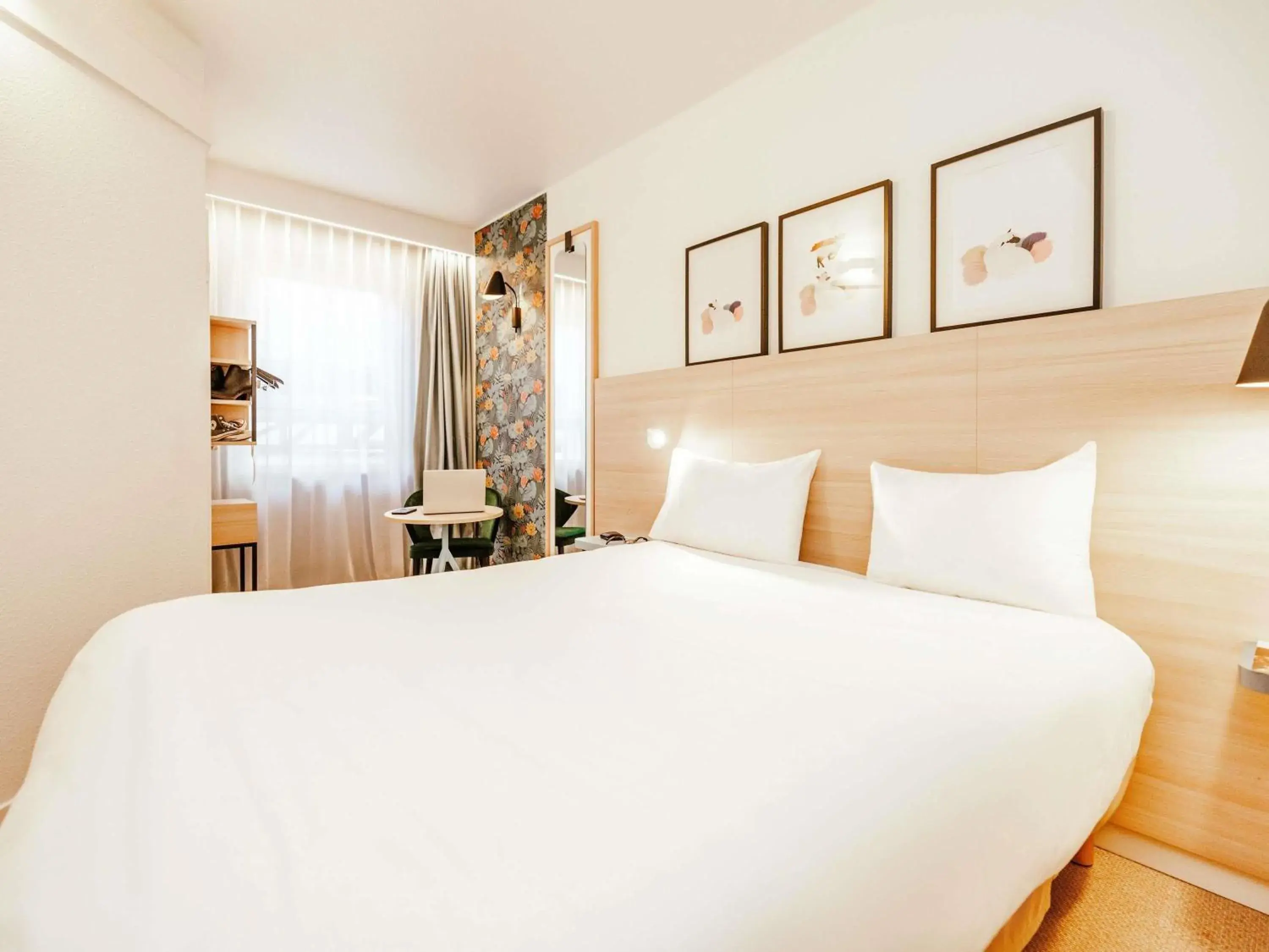 Bedroom, Bed in ibis Styles Luxembourg Centre Gare Bedroom, Bed in ibis Styles Luxembourg Centre Gare