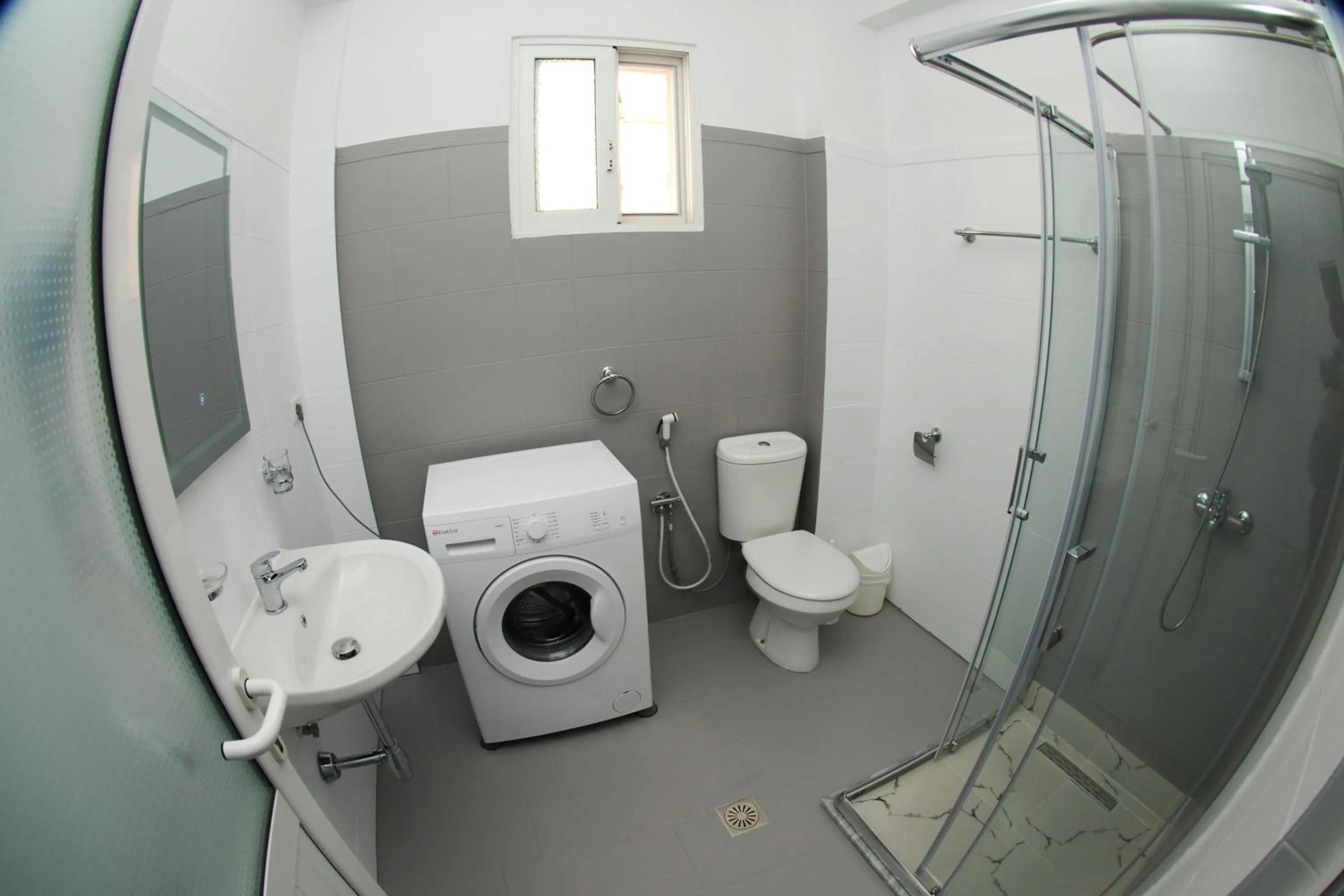 Shower in Hotel Vila Alvin & Apartments