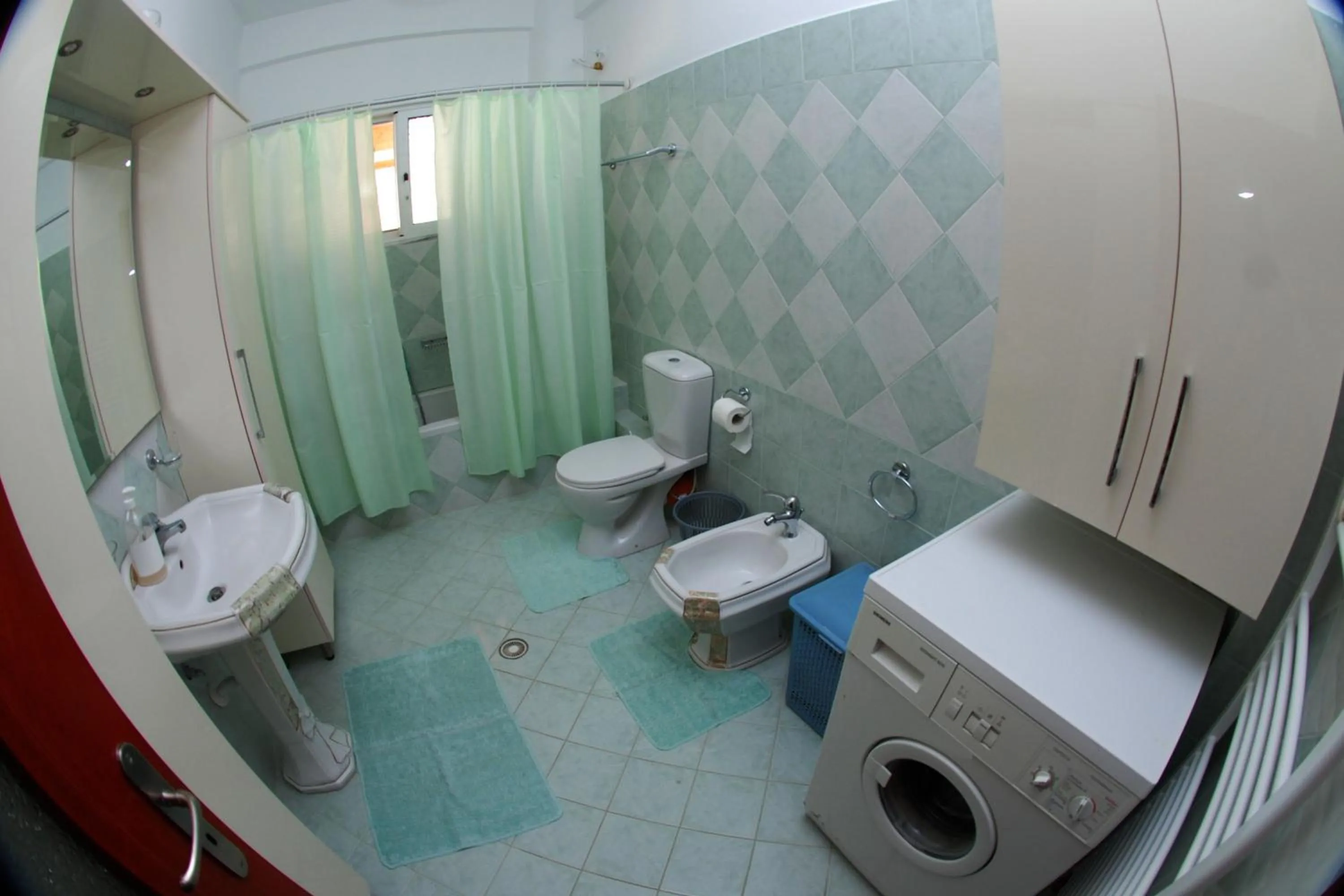 Toilet in Hotel Vila Alvin & Apartments