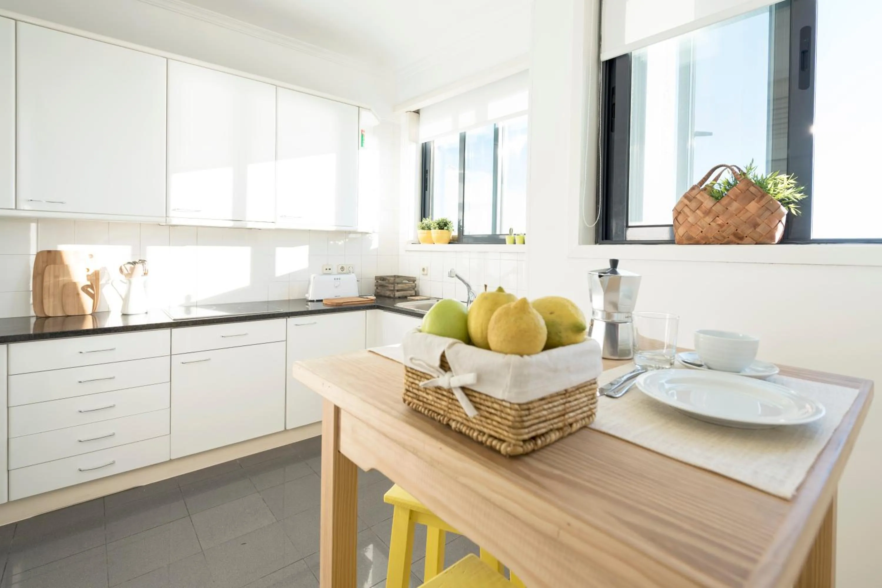 Coffee/tea facilities in LovelyStay - Porto Beach Apartment