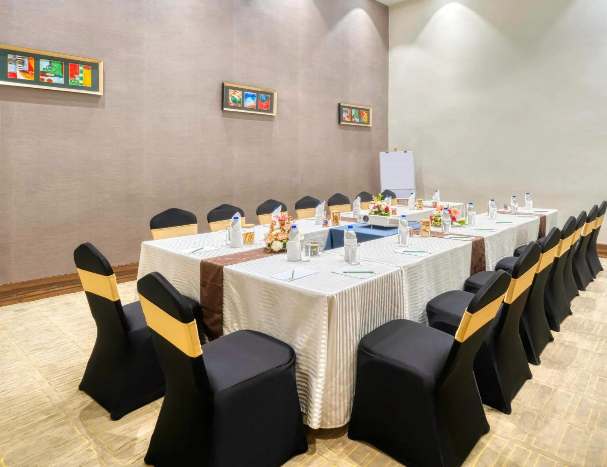 Meeting/conference room in Holiday Inn Kolkata Airport by IHG
